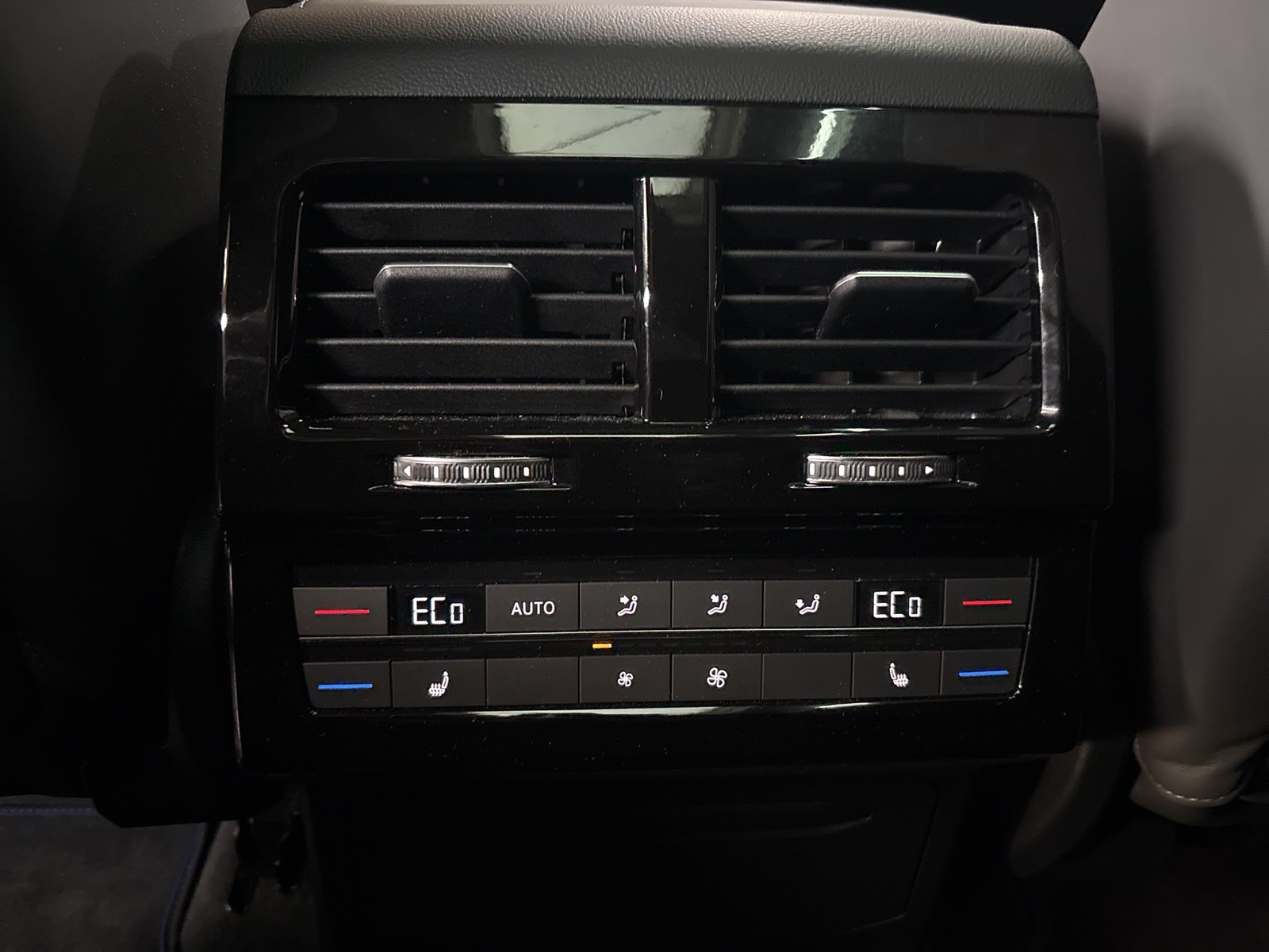 Volkswagen Touareg HYBRID R NEUES MODELL PANO 360°CAM LM21