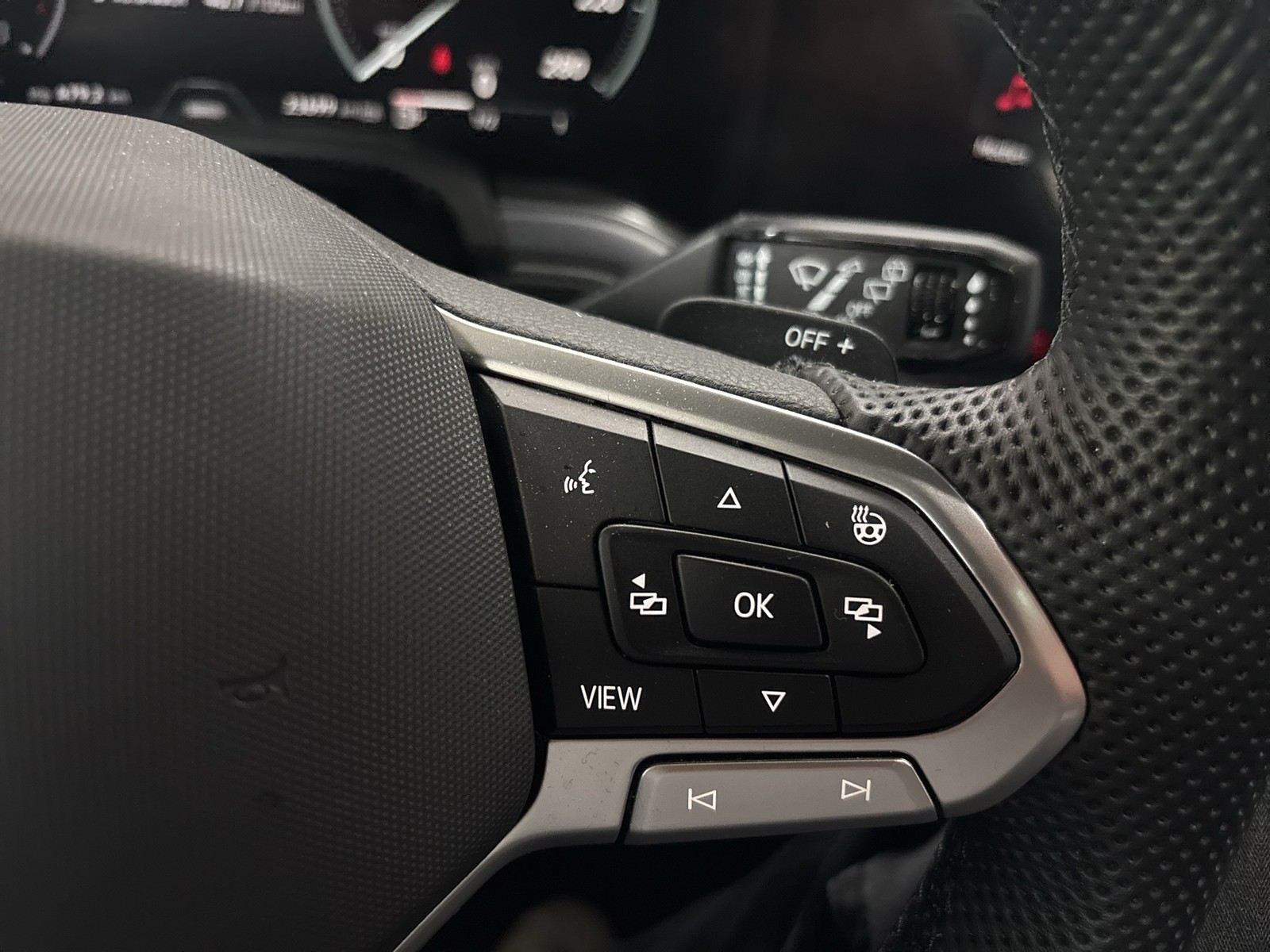 Volkswagen Touareg HYBRID R NEUES MODELL PANO 360°CAM LM21