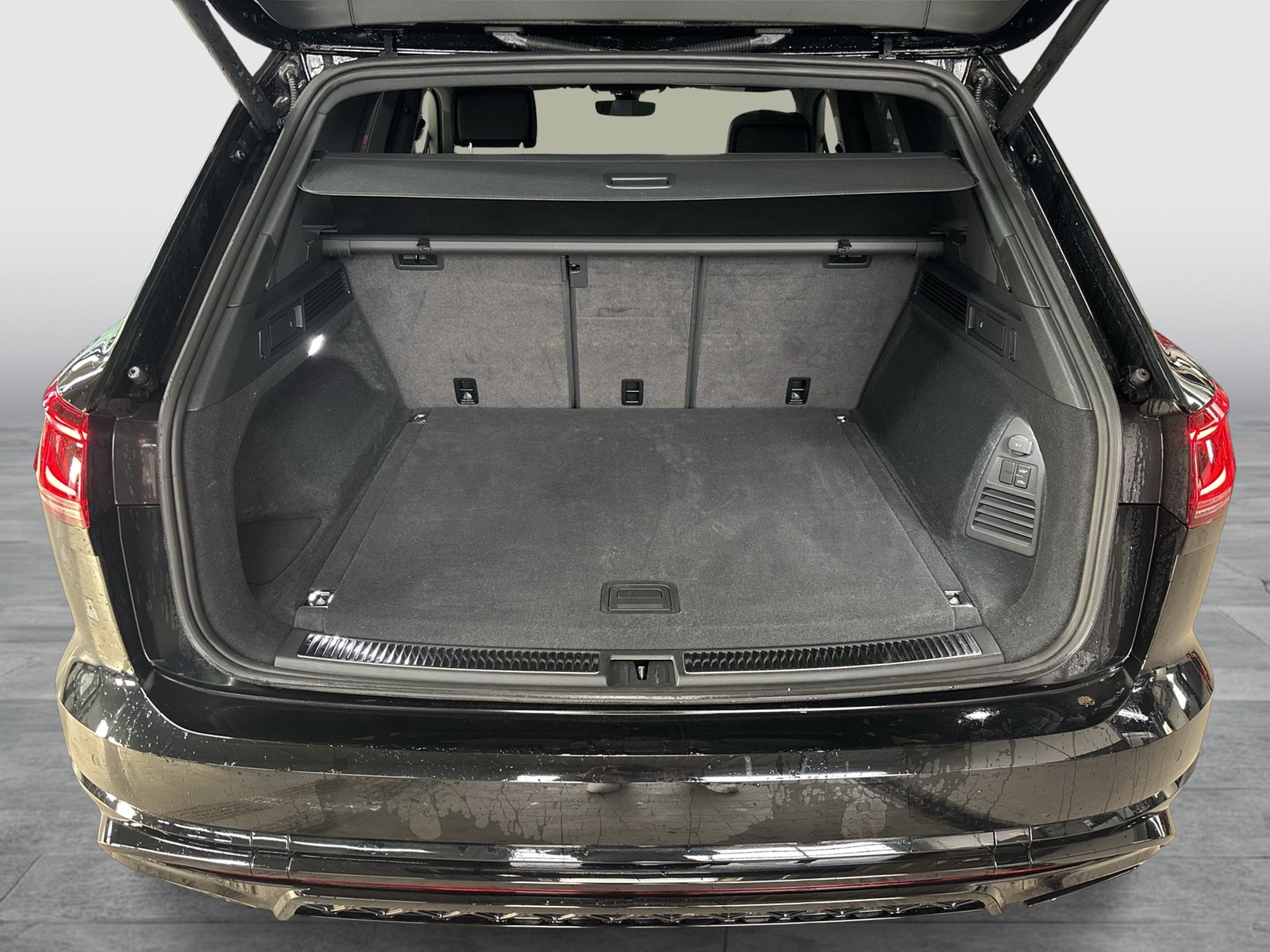 Volkswagen Touareg HYBRID R NEUES MODELL PANO 360°CAM LM21