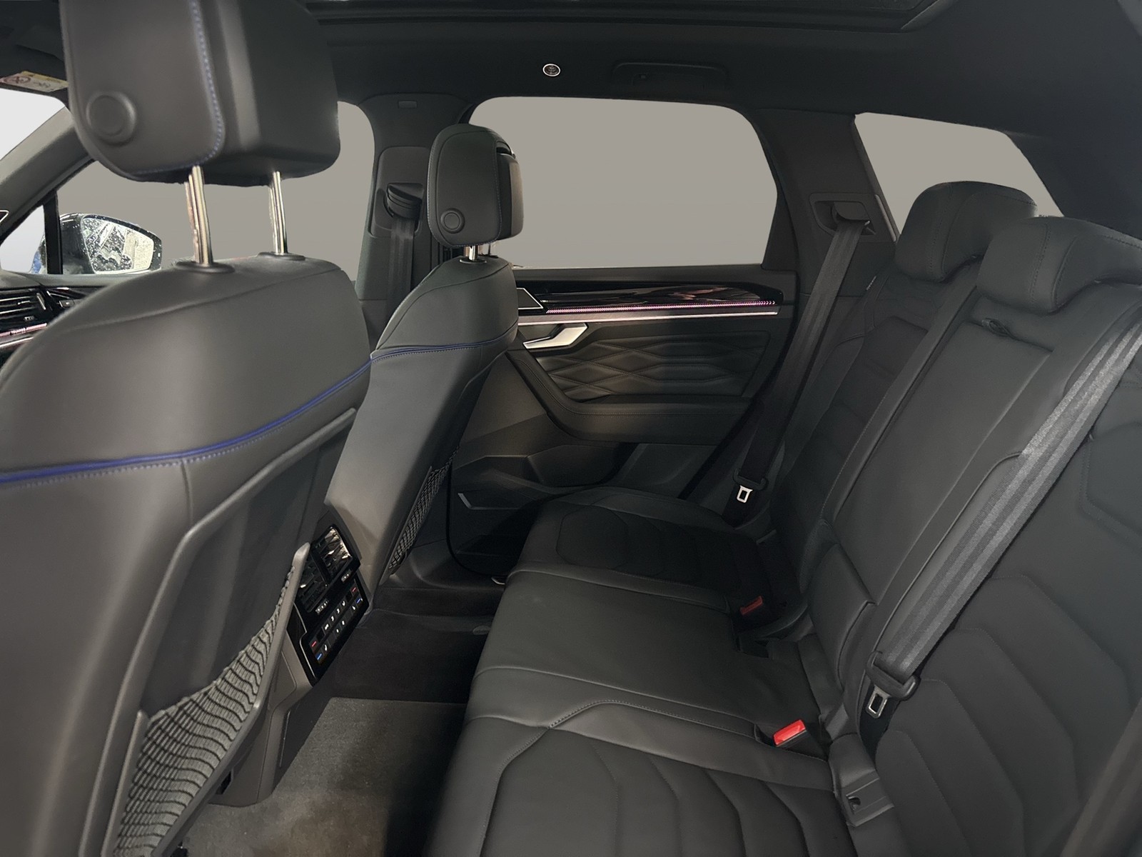 Volkswagen Touareg HYBRID R NEUES MODELL PANO 360°CAM LM21