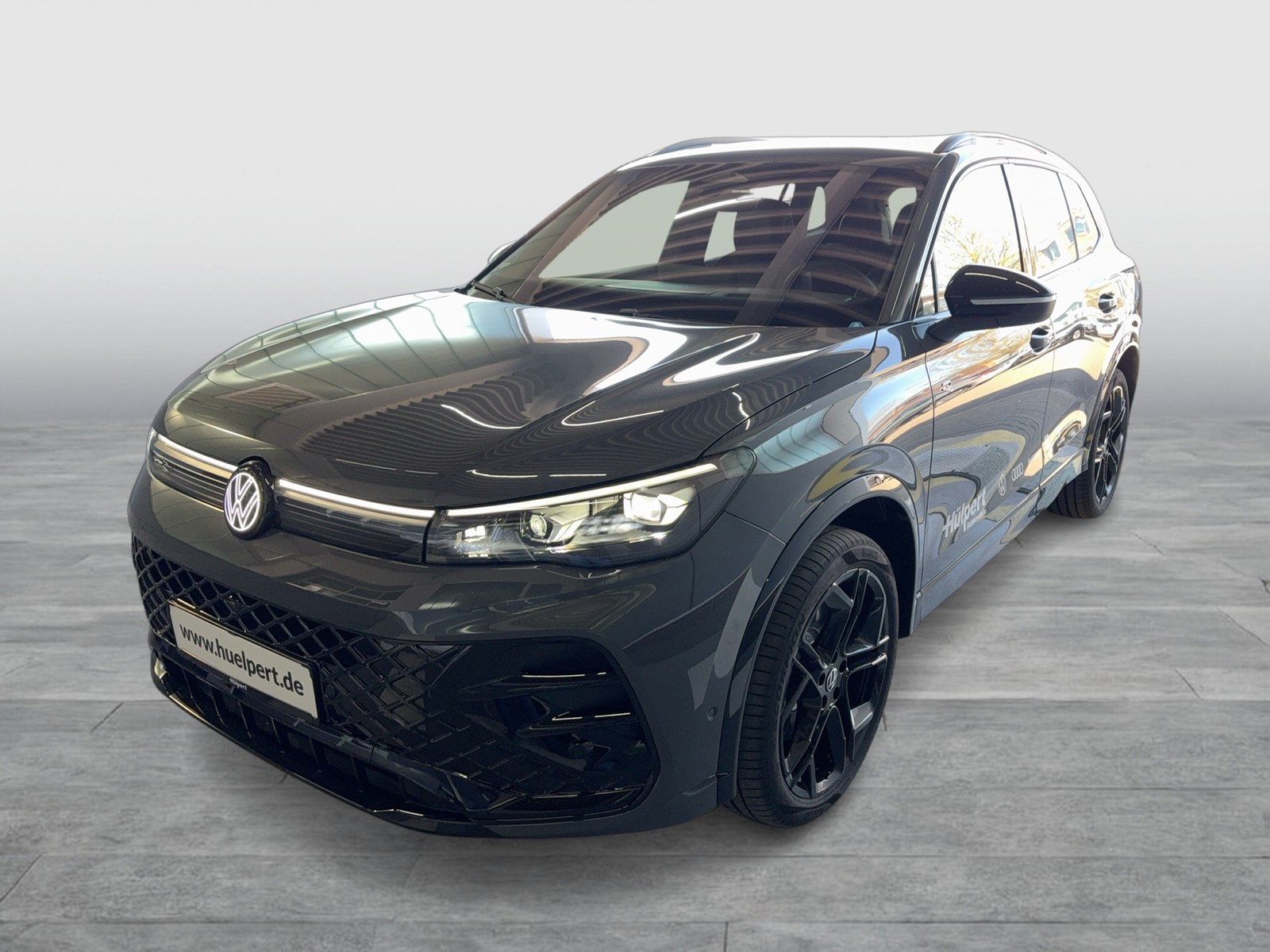 Volkswagen Tiguan 2.0 R-LINE DSG 4X4 LEDER PANO STANDHZG