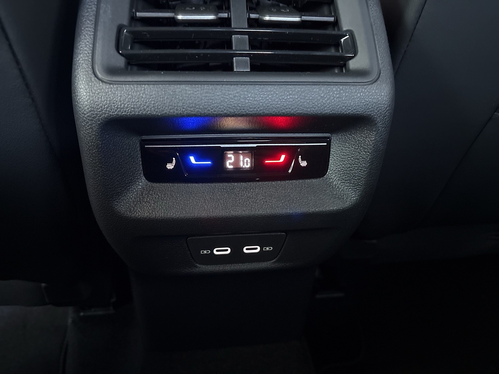 Volkswagen Tiguan 2.0 R-LINE DSG 4X4 LEDER PANO STANDHZG