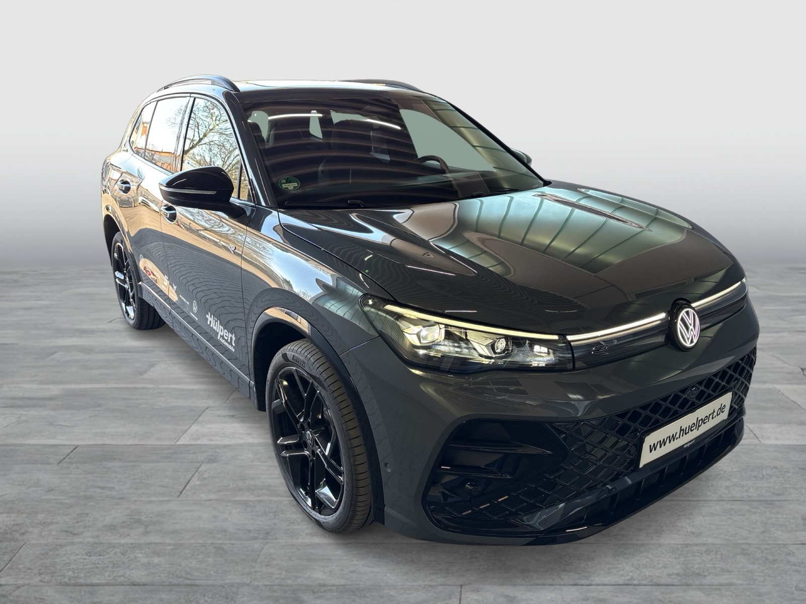 Volkswagen Tiguan 2.0 R-LINE DSG 4X4 LEDER PANO STANDHZG