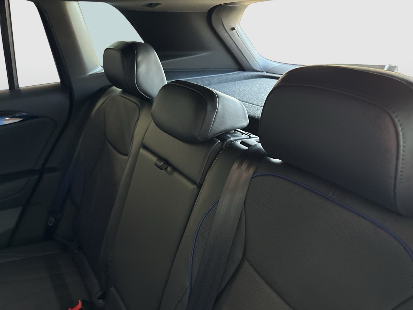 Volkswagen Tiguan 2.0 R-LINE DSG 4X4 LEDER PANO STANDHZG