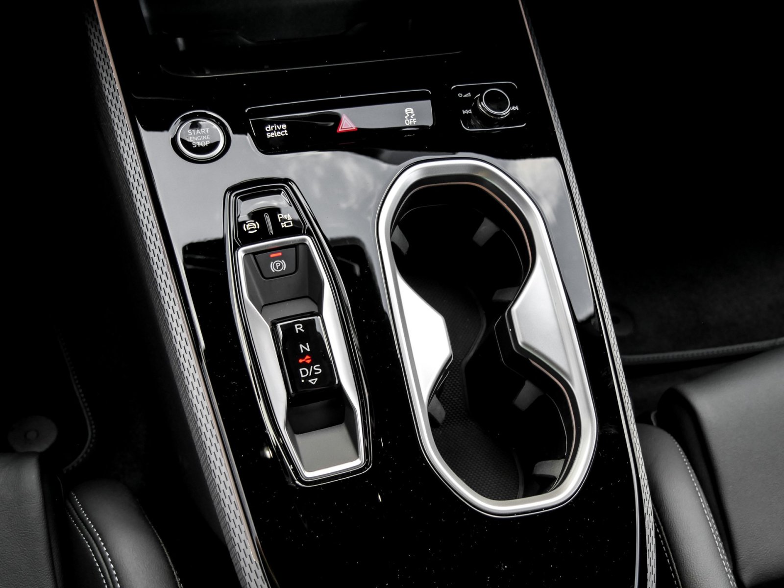 Audi A6 Avant TFSI quattro S tronic S Line Techplus+AHK+B&O+Sportsitze+SLine+