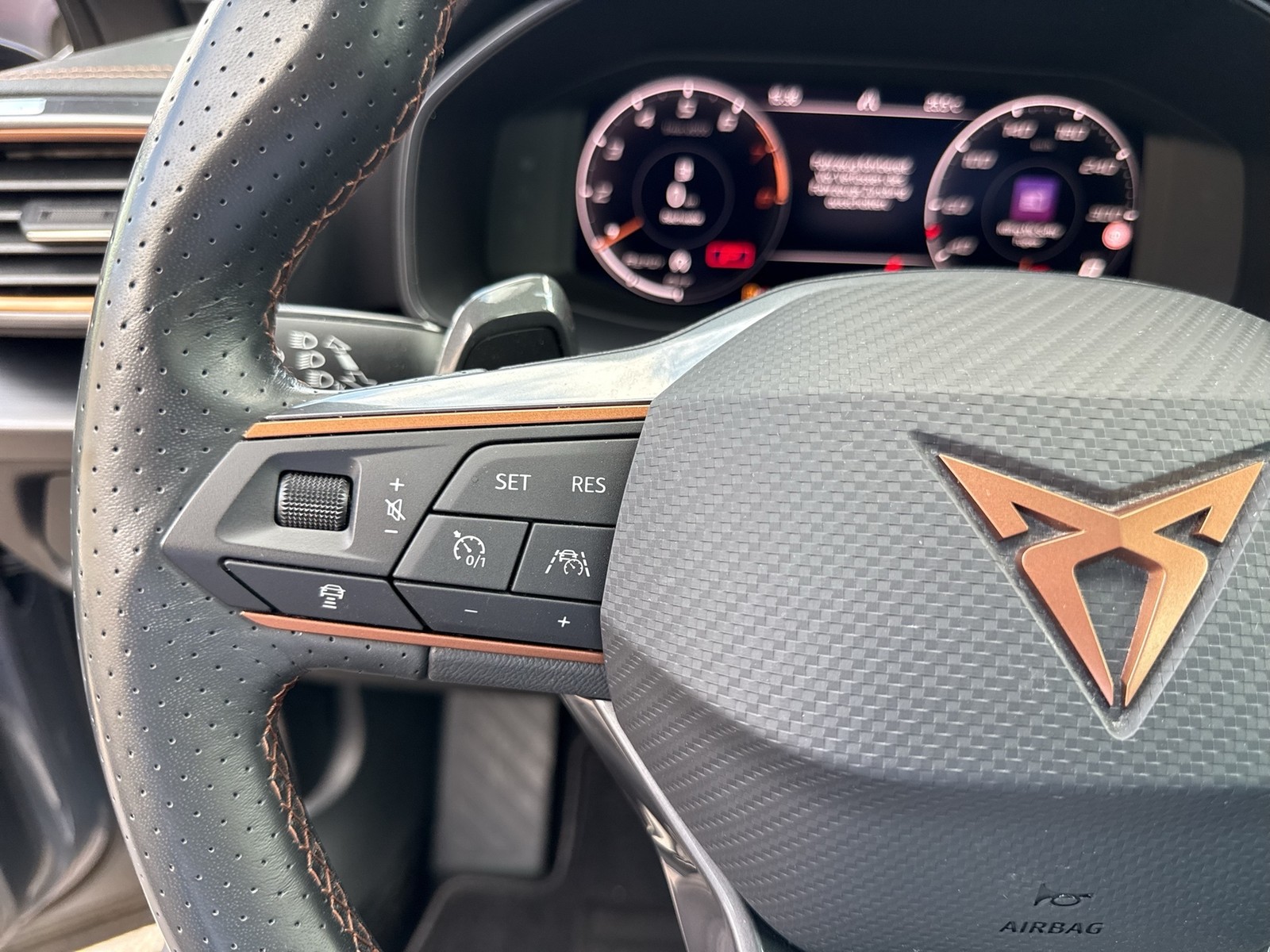 Cupra Formentor 1.5 PANO BEATS ACC ALU18" NAVI