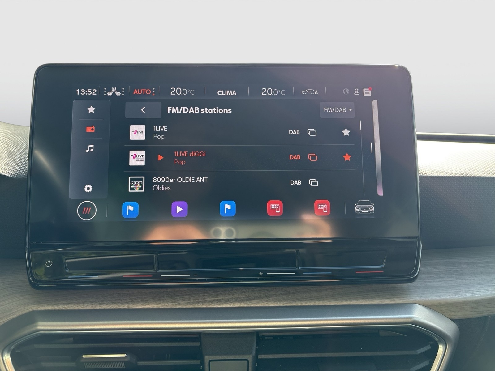 Seat Leon ST 2.0 XCELLENCE BEATS CAM ACC NAVI SITZHZ.
