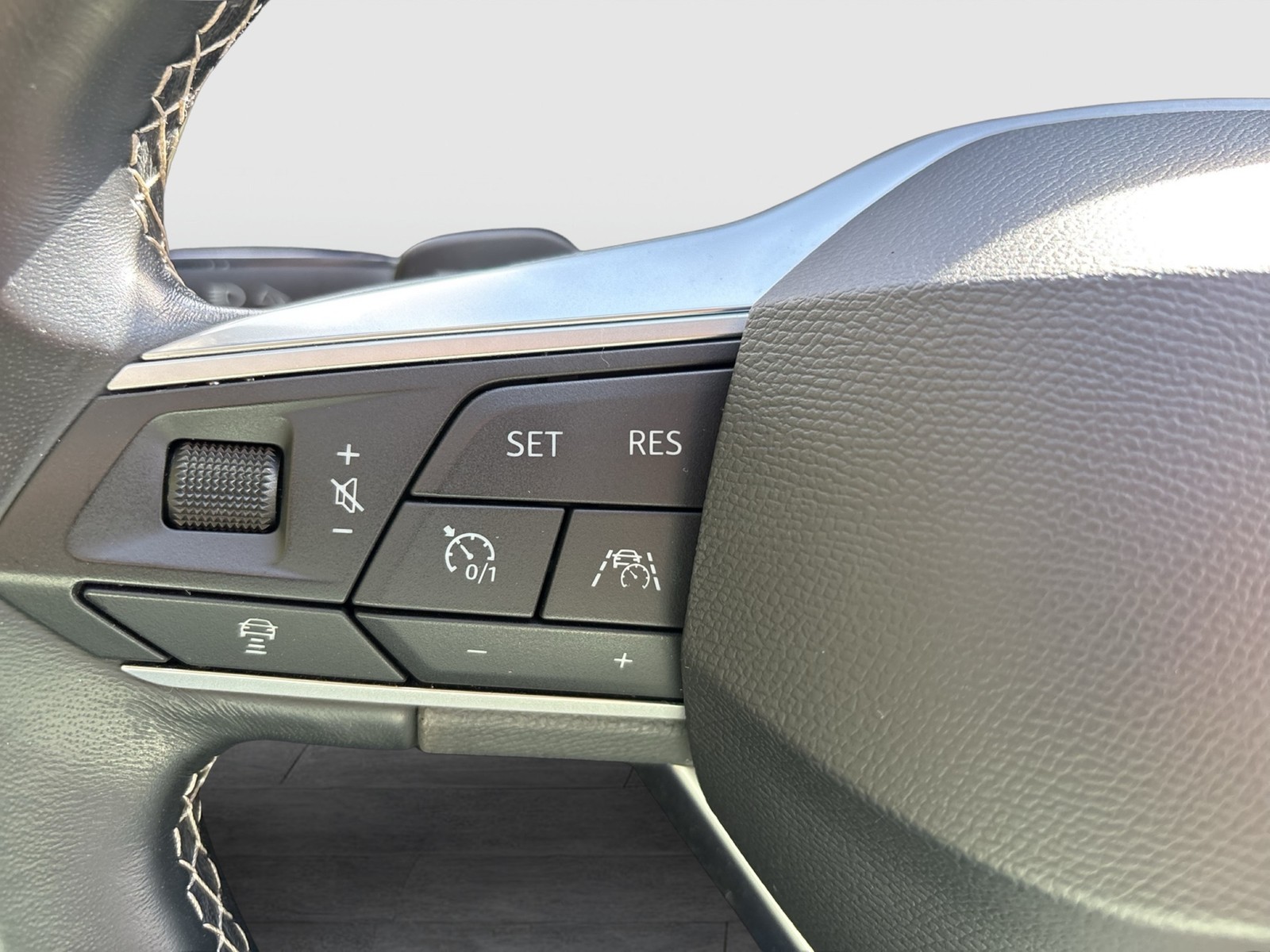 Seat Leon ST 2.0 XCELLENCE BEATS CAM ACC NAVI SITZHZ.