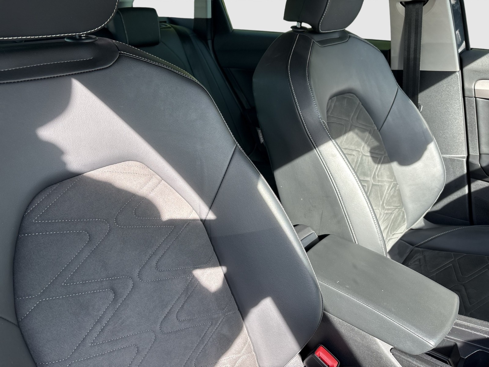 Seat Leon ST 2.0 XCELLENCE BEATS CAM ACC NAVI SITZHZ.