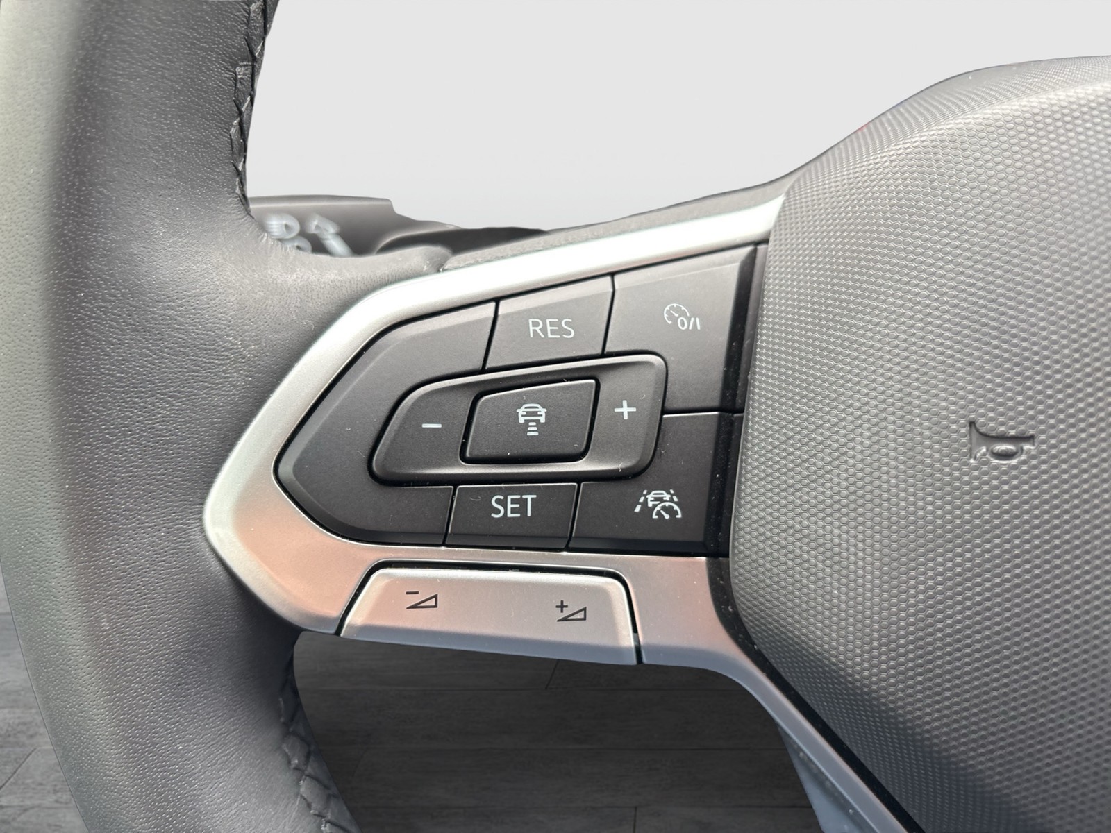 Volkswagen Touran 2.0 HIGHLINE AHK CAM ACC LM17 EKLAPPE NAVI