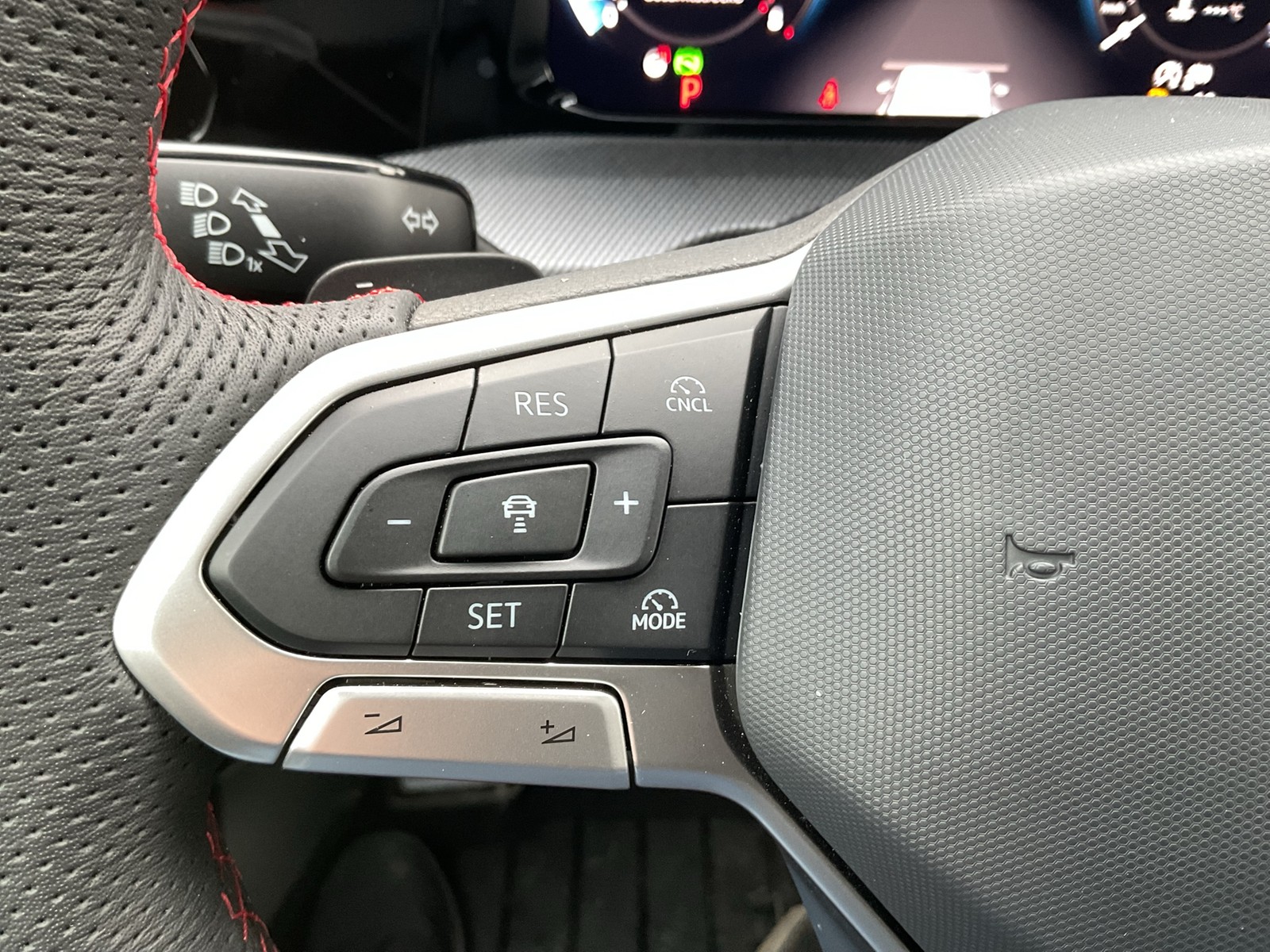 Volkswagen Golf VIII 2.0 GTI FACELIFT HEAD-UP CAM ACC NAVI