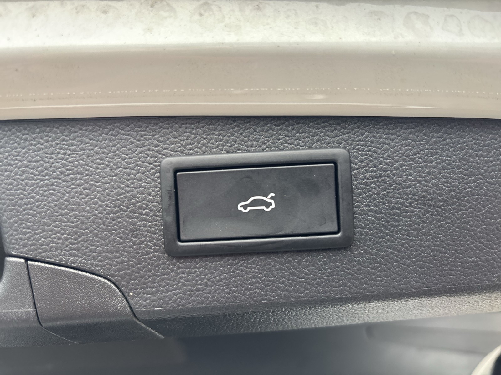 Volkswagen Passat Variant 2.0 ELEGANCE 4X4 NEUES MODELL AHK