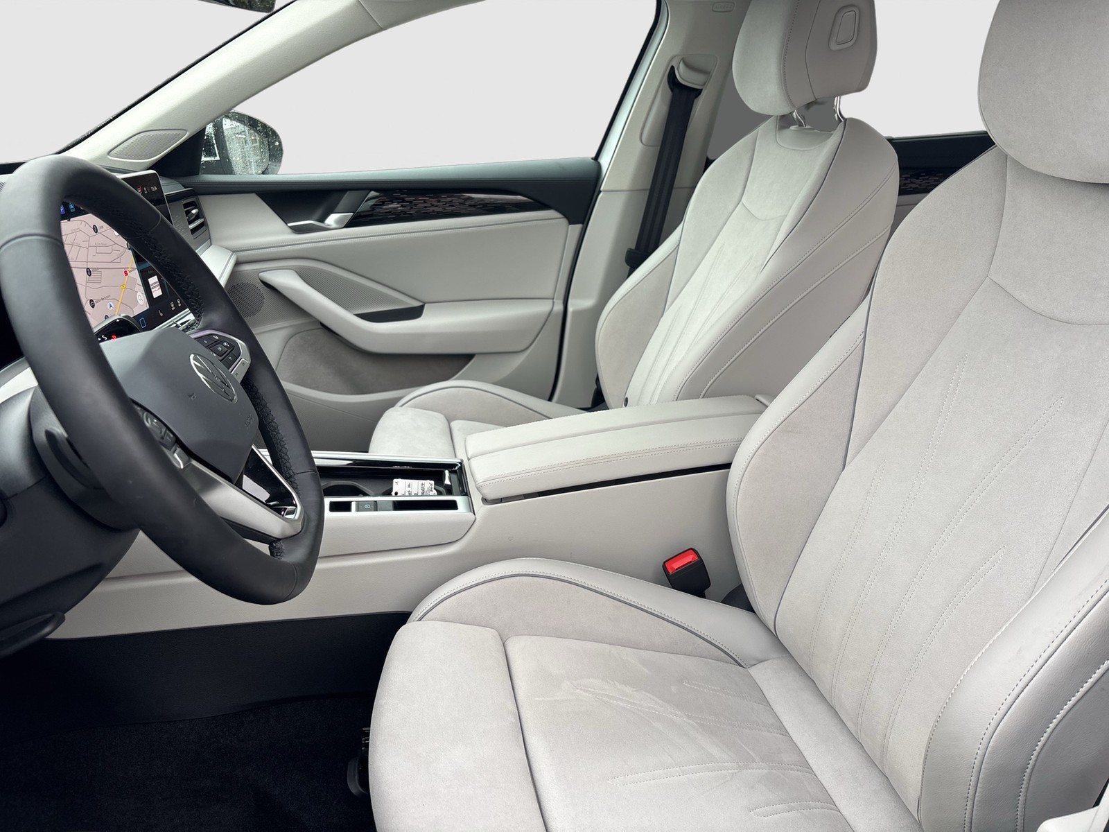 Volkswagen Passat Variant 2.0 ELEGANCE 4X4 NEUES MODELL AHK