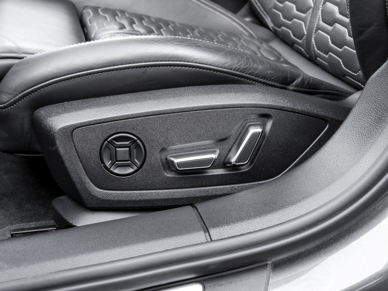 Audi RS 6 Avant quattro PANO B&O CAM ACC LM22 LUFT