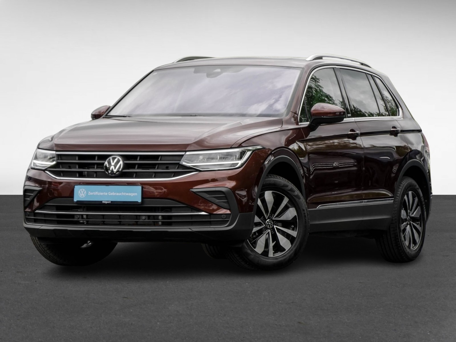 Volkswagen Tiguan 2.0 MOVE PANO CAM AHK HEAD-UP ALU17 NAVI