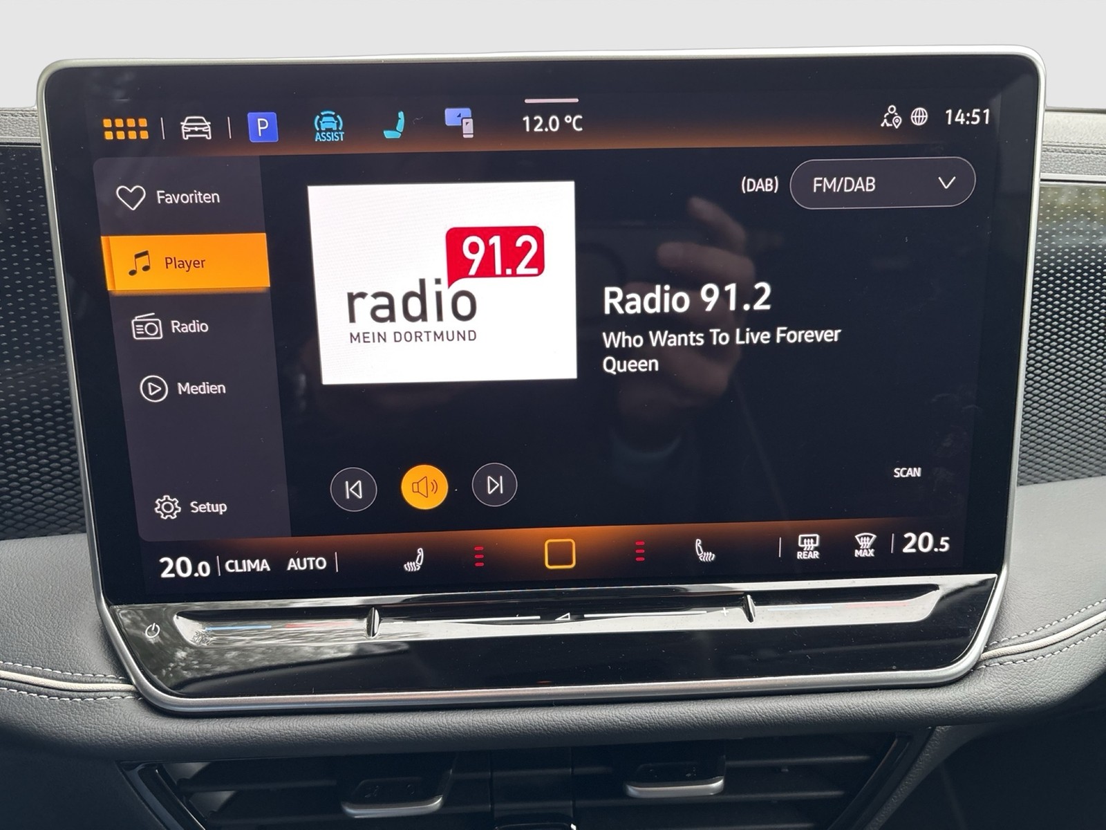 Volkswagen Passat Variant 1.5 eTSI BUSINESS AHK 360°CAM ACC