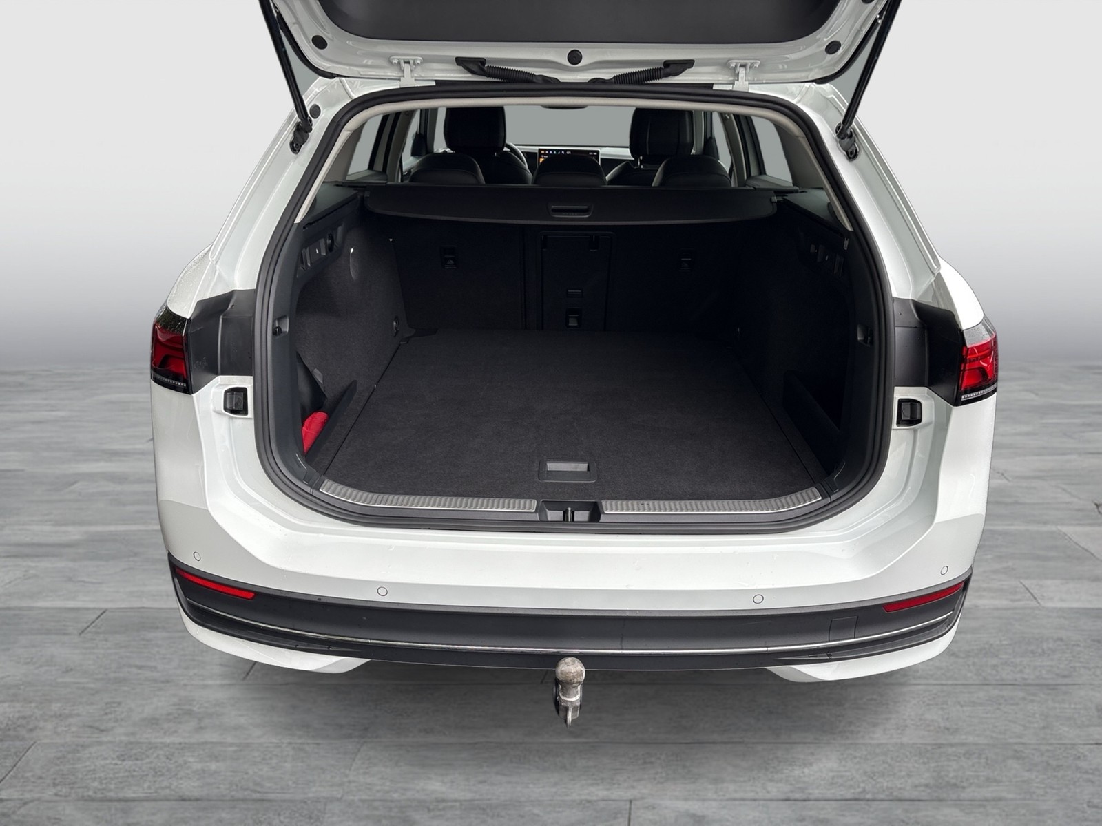 Volkswagen Passat Variant 1.5 eTSI BUSINESS AHK 360°CAM ACC