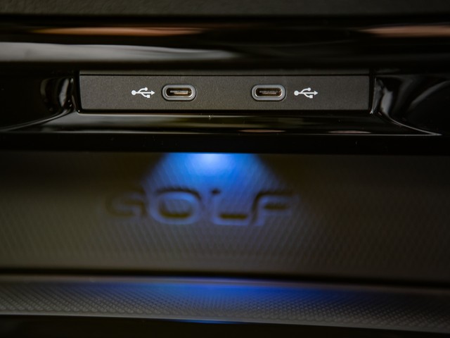 Volkswagen Golf VIII 2.0 GTI BLACKSTYLE CAM ACC LM19 MATRIX