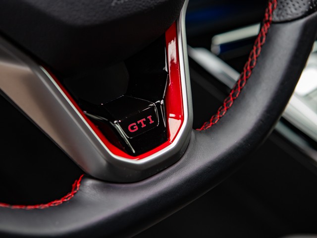 Volkswagen Golf VIII 2.0 GTI BLACKSTYLE CAM ACC LM19 MATRIX