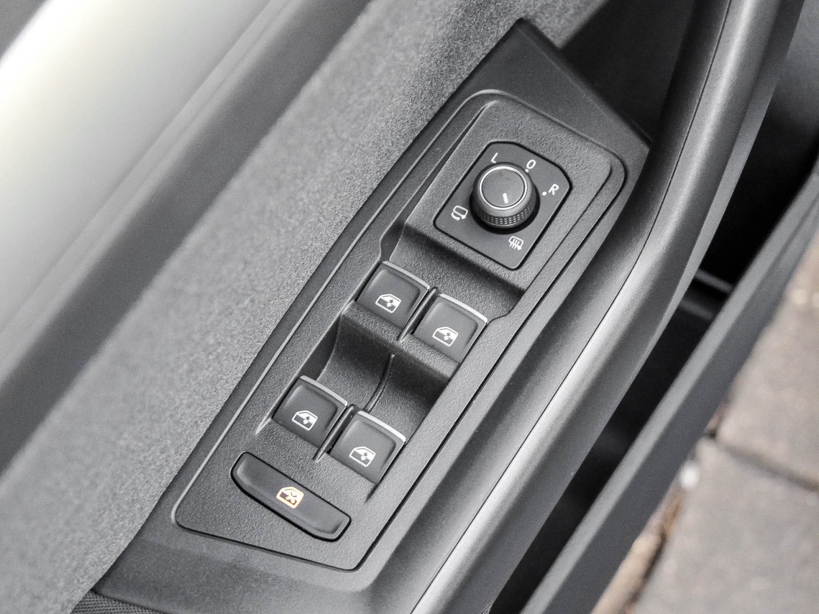 Volkswagen T-Roc 1.5 MOVE SITZHEIZUNG LED CAM NAVI DAB+ USB