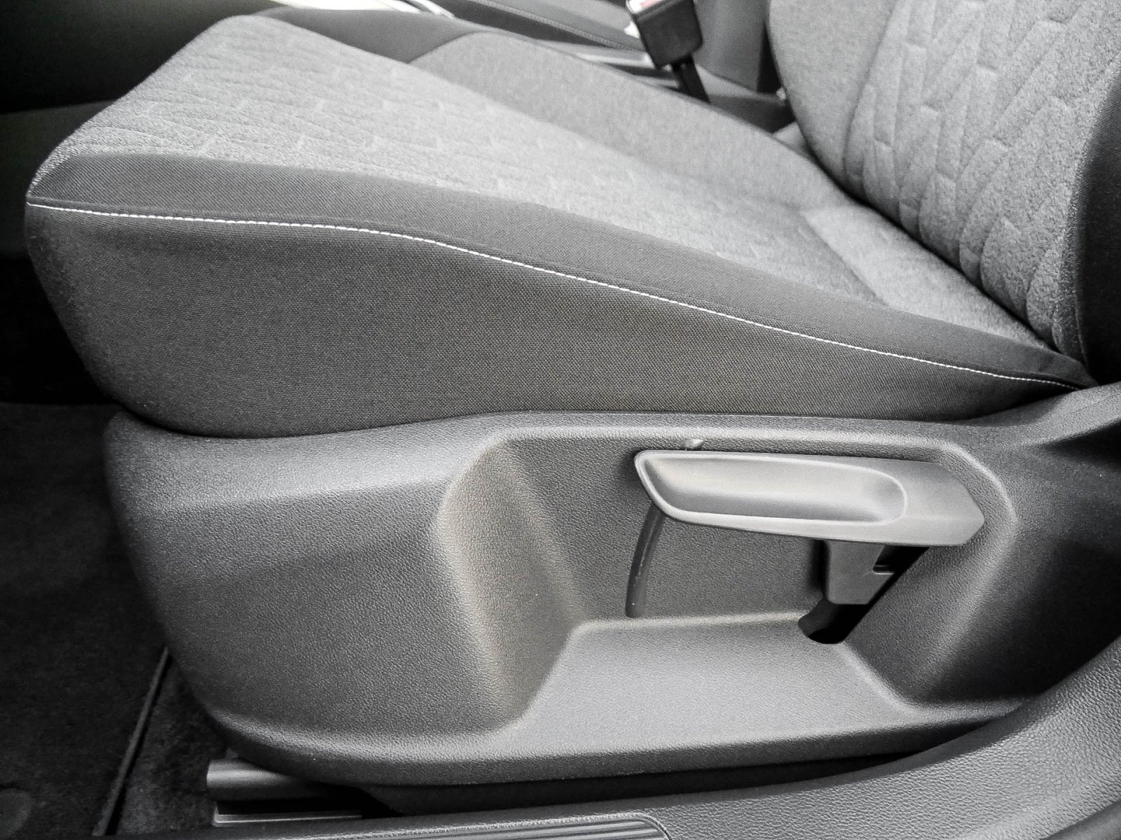 Volkswagen T-Roc 1.5 MOVE SITZHEIZUNG LED CAM NAVI DAB+ USB