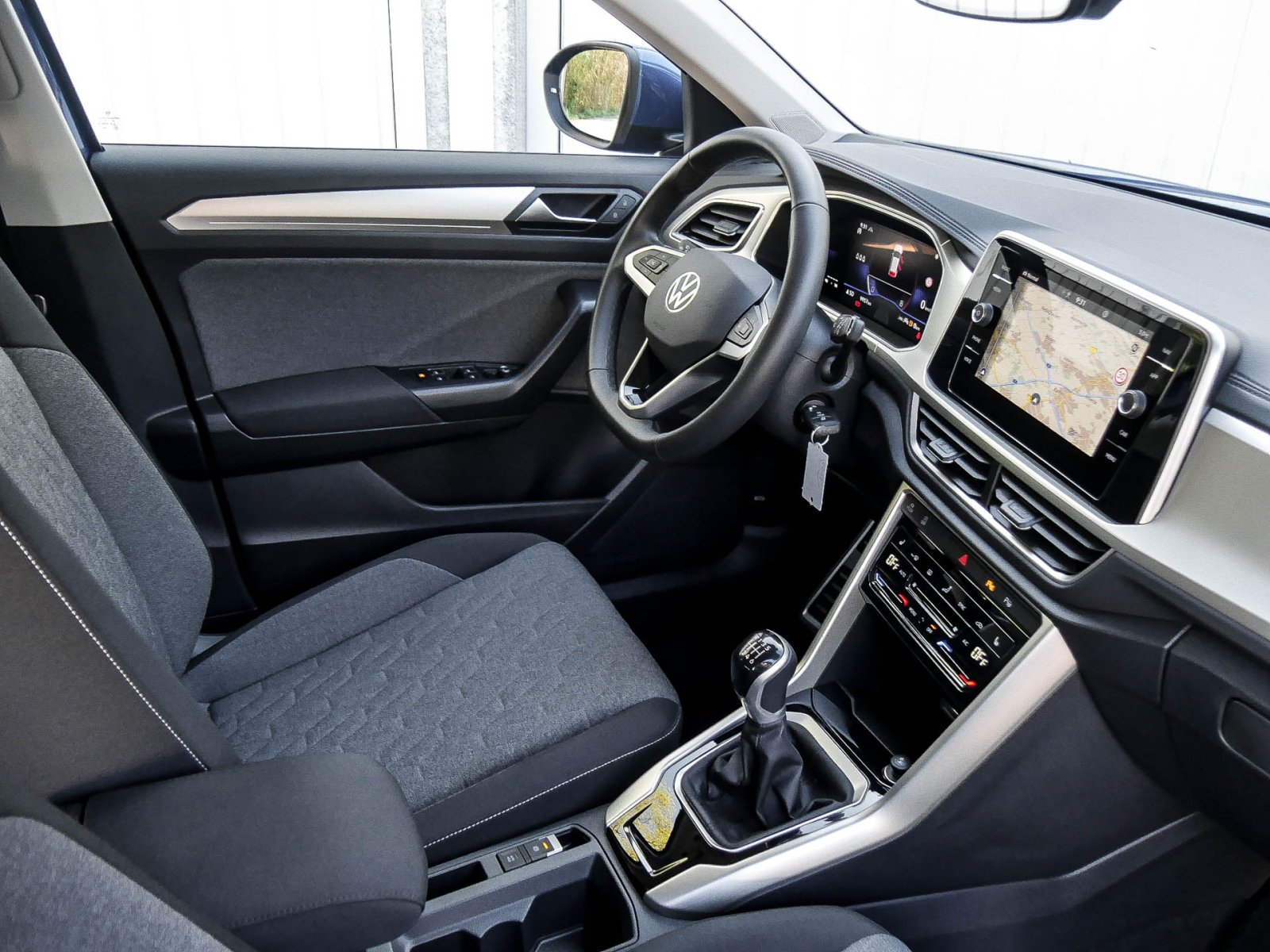 Volkswagen T-Roc 1.5 MOVE SITZHEIZUNG LED CAM NAVI DAB+ USB