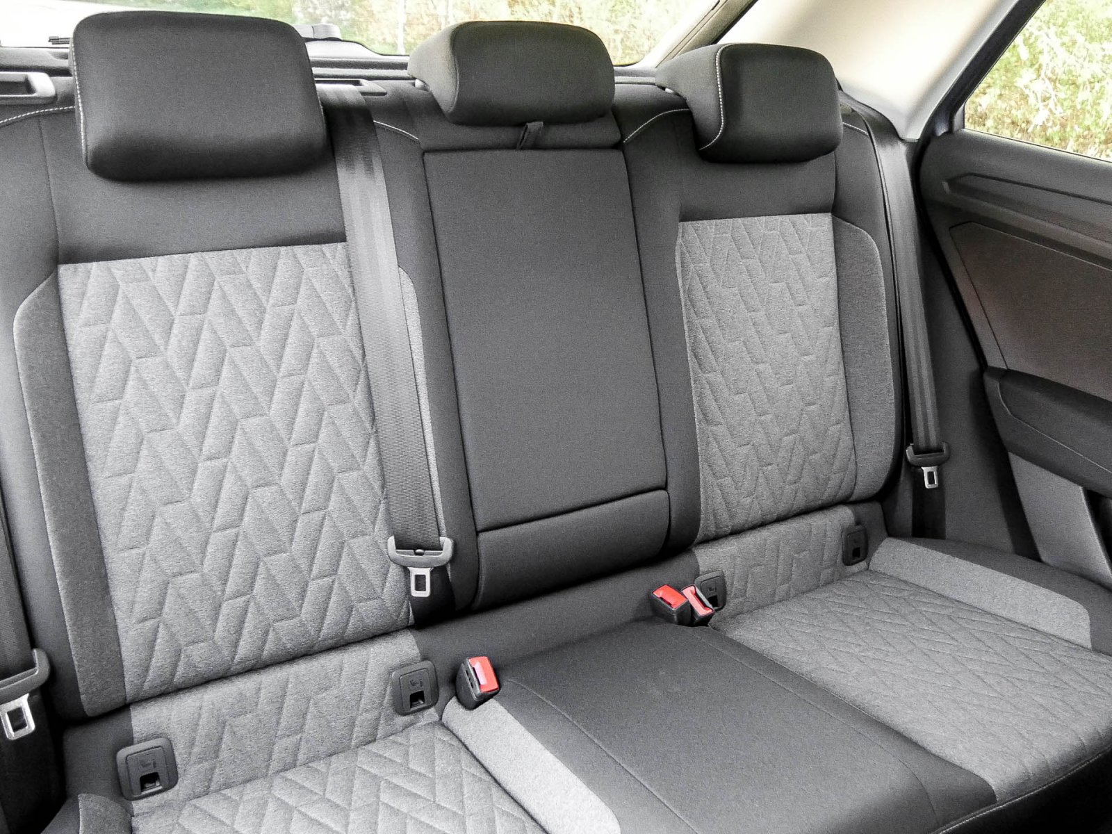 Volkswagen T-Roc 1.5 MOVE SITZHEIZUNG LED CAM NAVI DAB+ USB