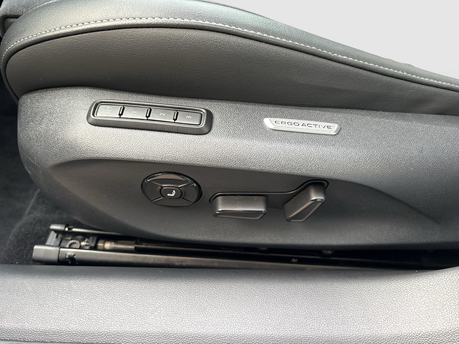 Volkswagen Passat Variant 1.5 HYBRID BUSINESS AHK CAM ACC