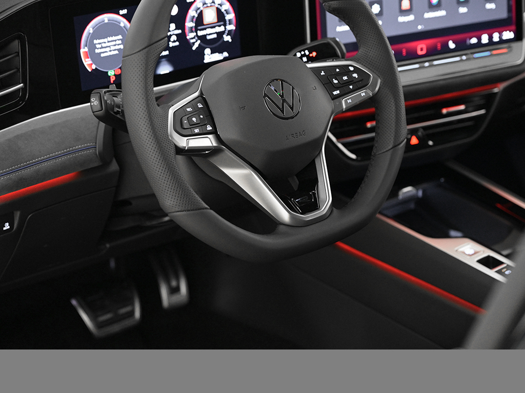 Volkswagen Passat Variant 2.0 R-LINE BLACK STYLE AHK 360CAM