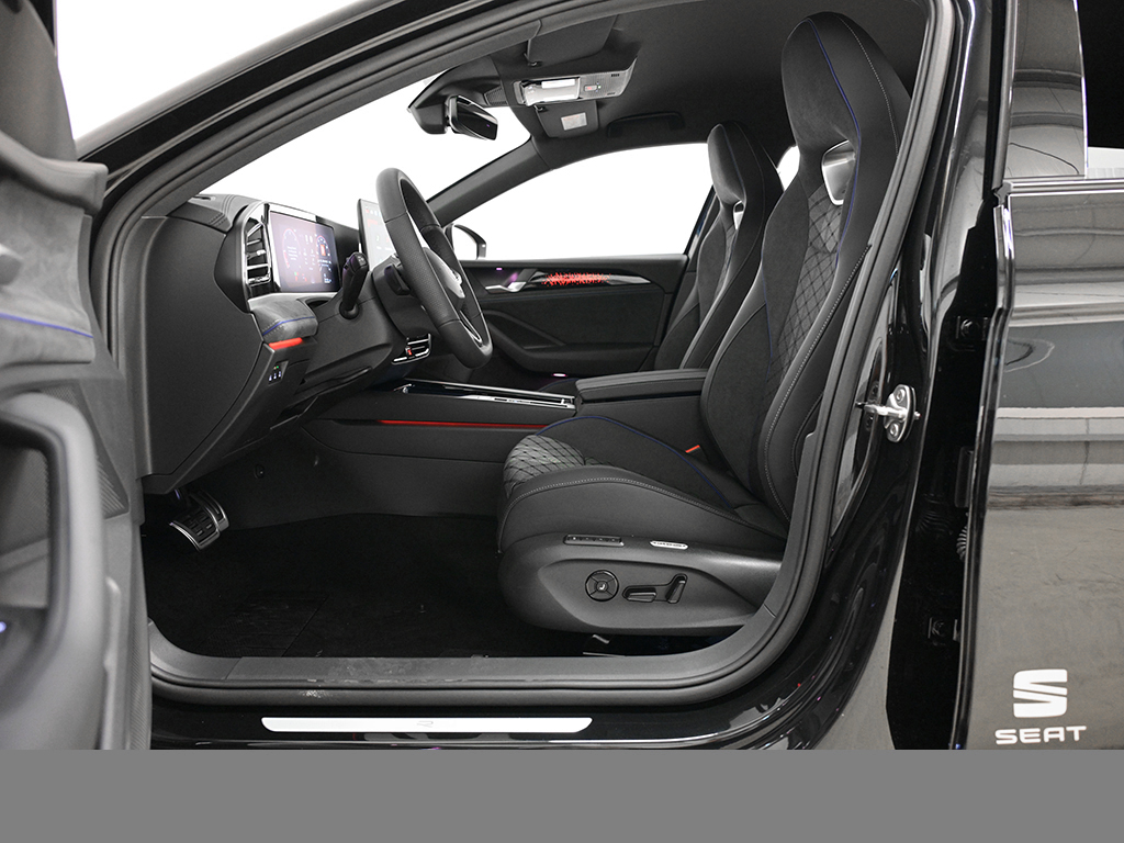 Volkswagen Passat Variant 2.0 R-LINE BLACK STYLE AHK 360CAM