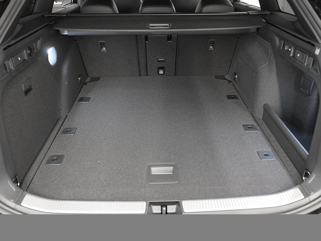 Volkswagen Passat Variant 2.0 R-LINE BLACK STYLE AHK 360CAM