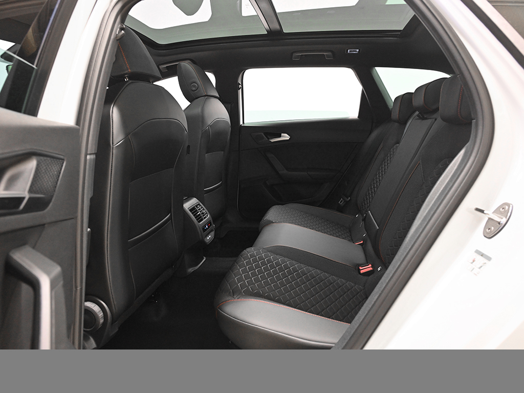 Seat Leon ST FR BLACK EDITION DSG PANO NAVI CAM LM18