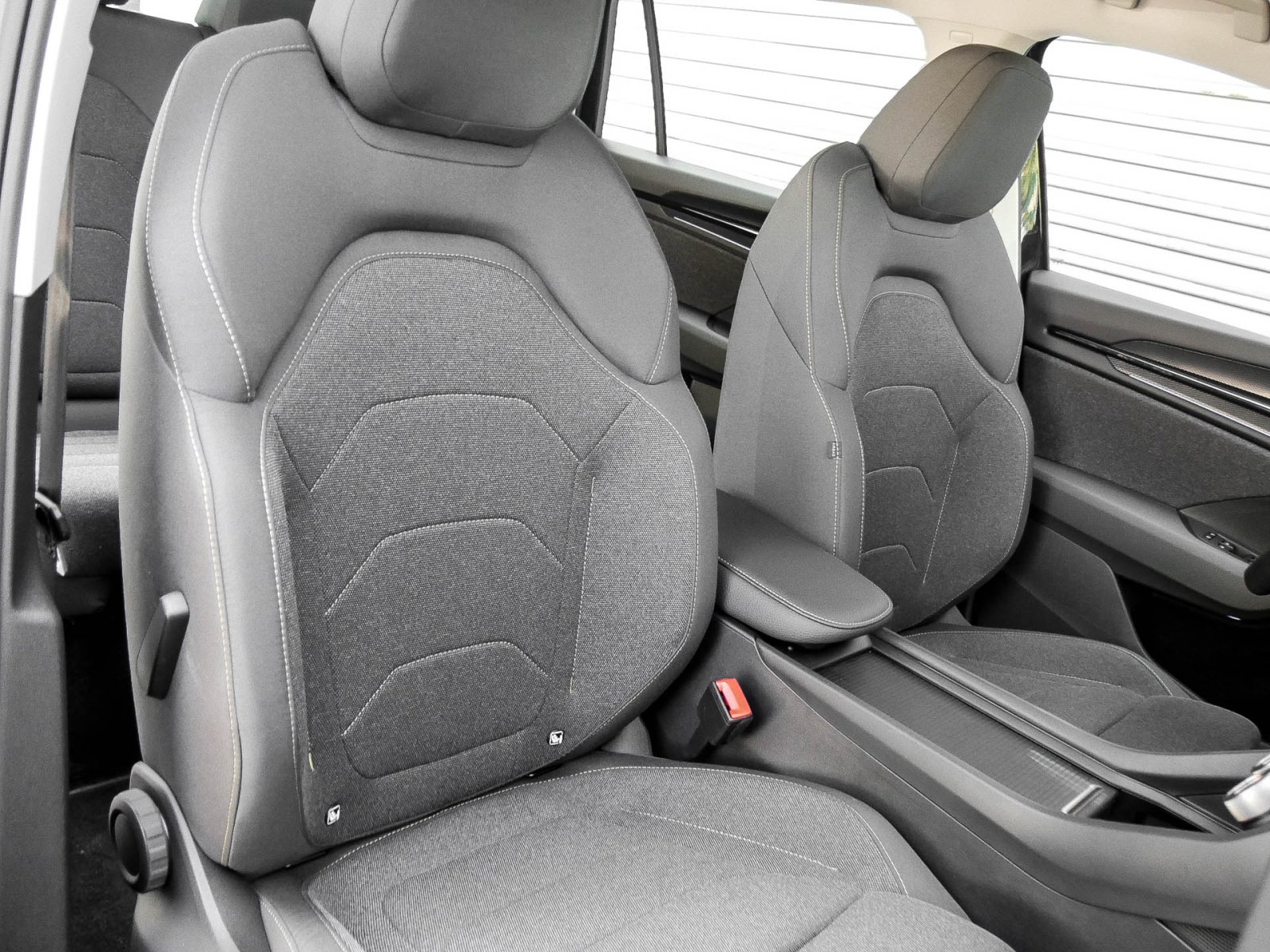 Skoda Kodiaq 2.0 Selection NAVI SITZHEIZ KAMERA ALU18