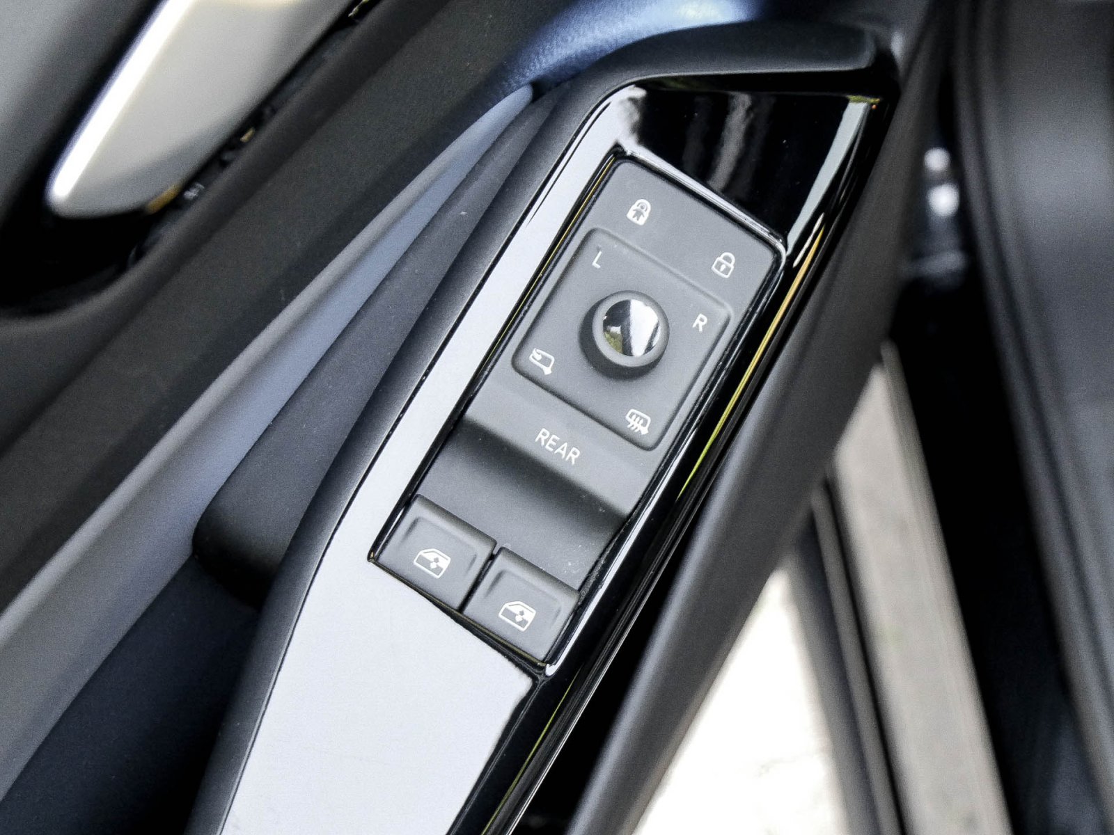 Volkswagen ID.5 PRO PERFORMANCE CAM AHK ALU21 MATRIX ACC