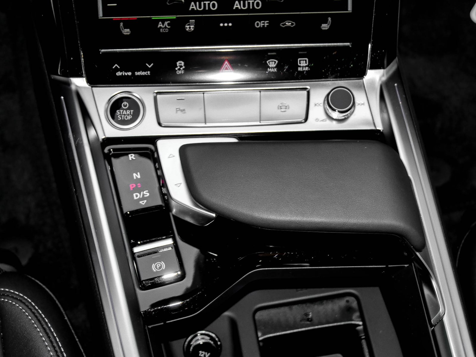 Audi Q8 e-tron Sportback 55 quattro advanced LM20 AHK