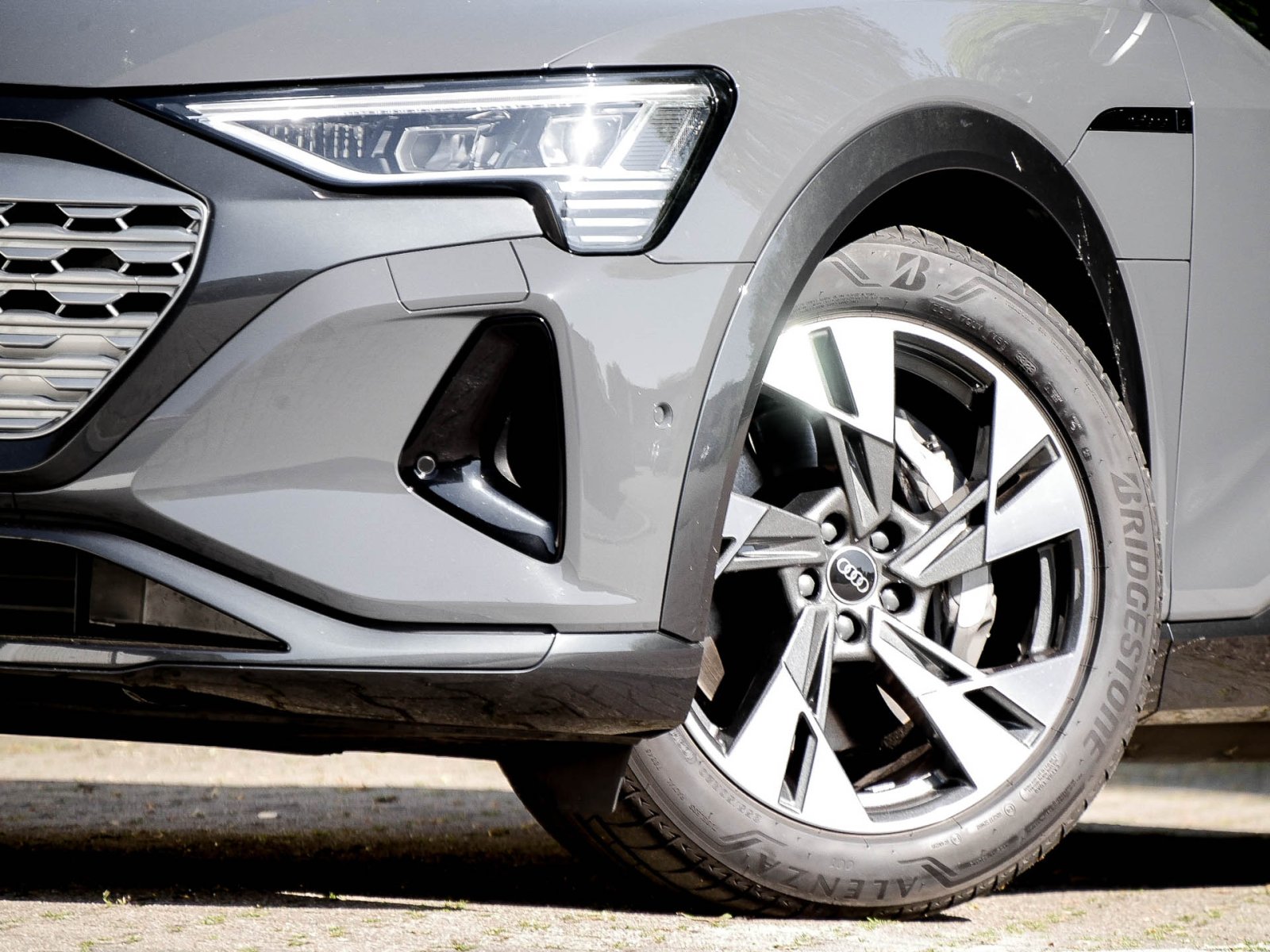 Audi Q8 e-tron Sportback 55 quattro advanced LM20 AHK