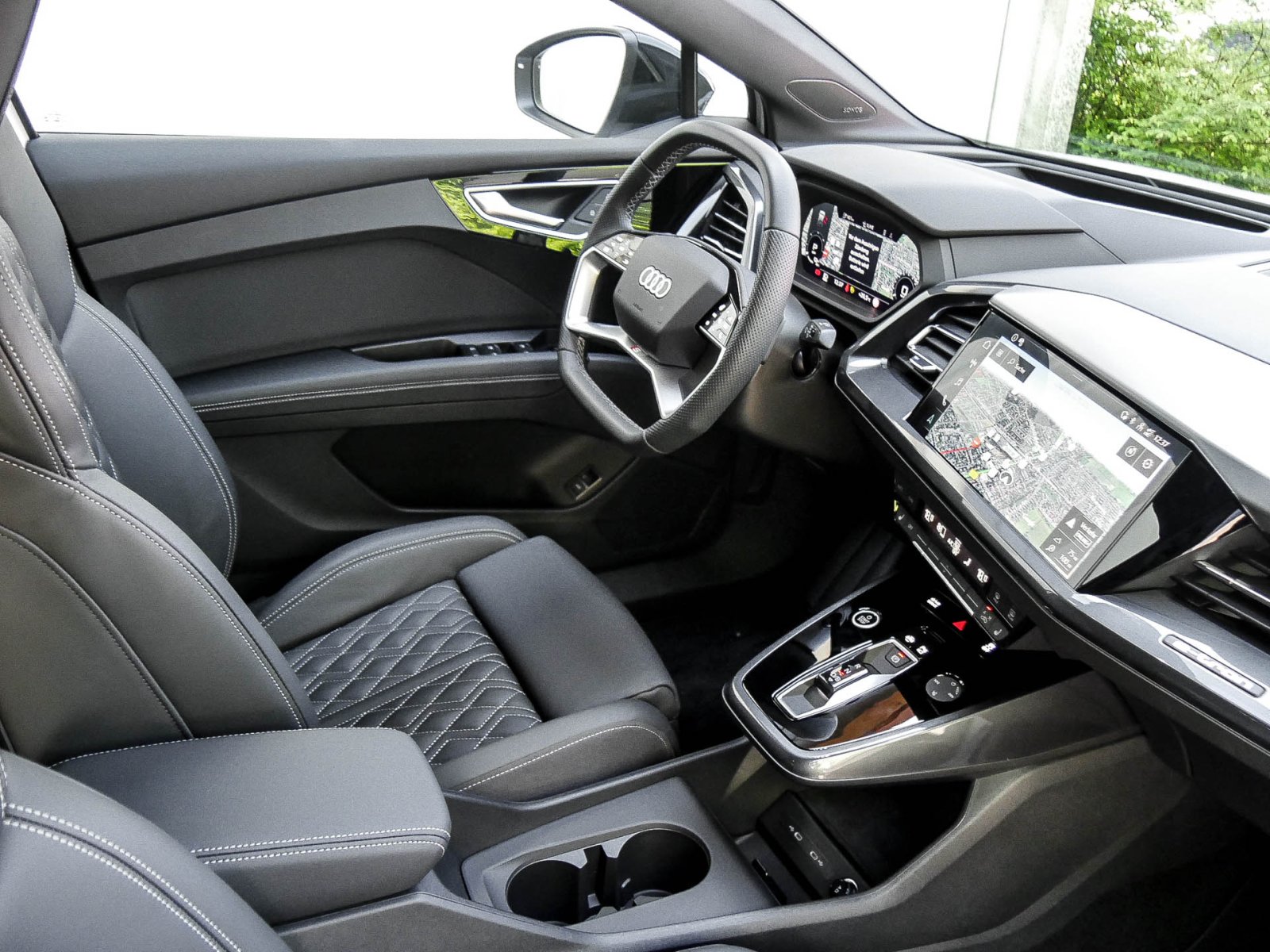 Audi Q4 e-tron Sportback 55 quattro S LINE AHK LM20