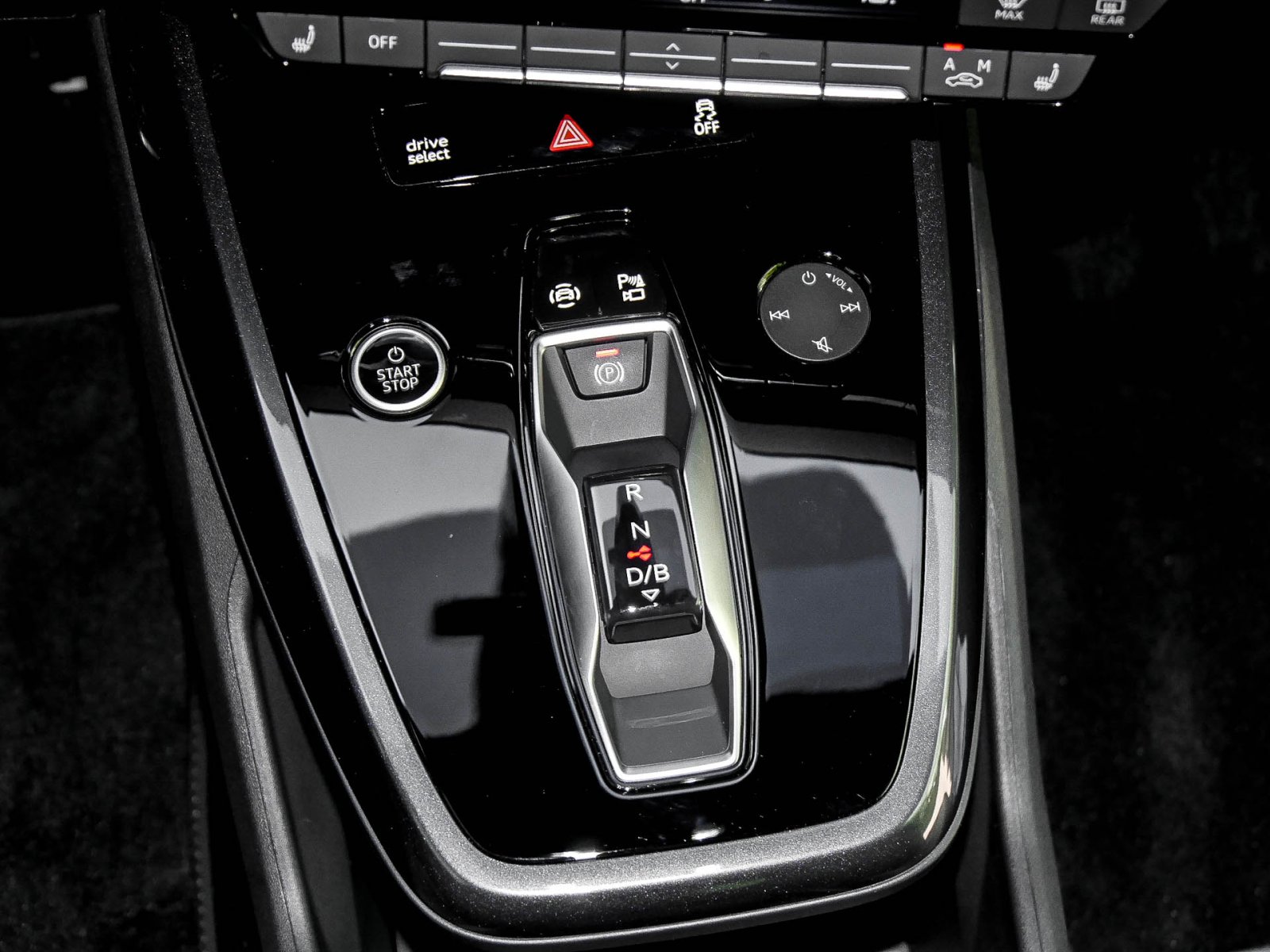 Audi Q4 e-tron Sportback 55 quattro S LINE AHK LM20
