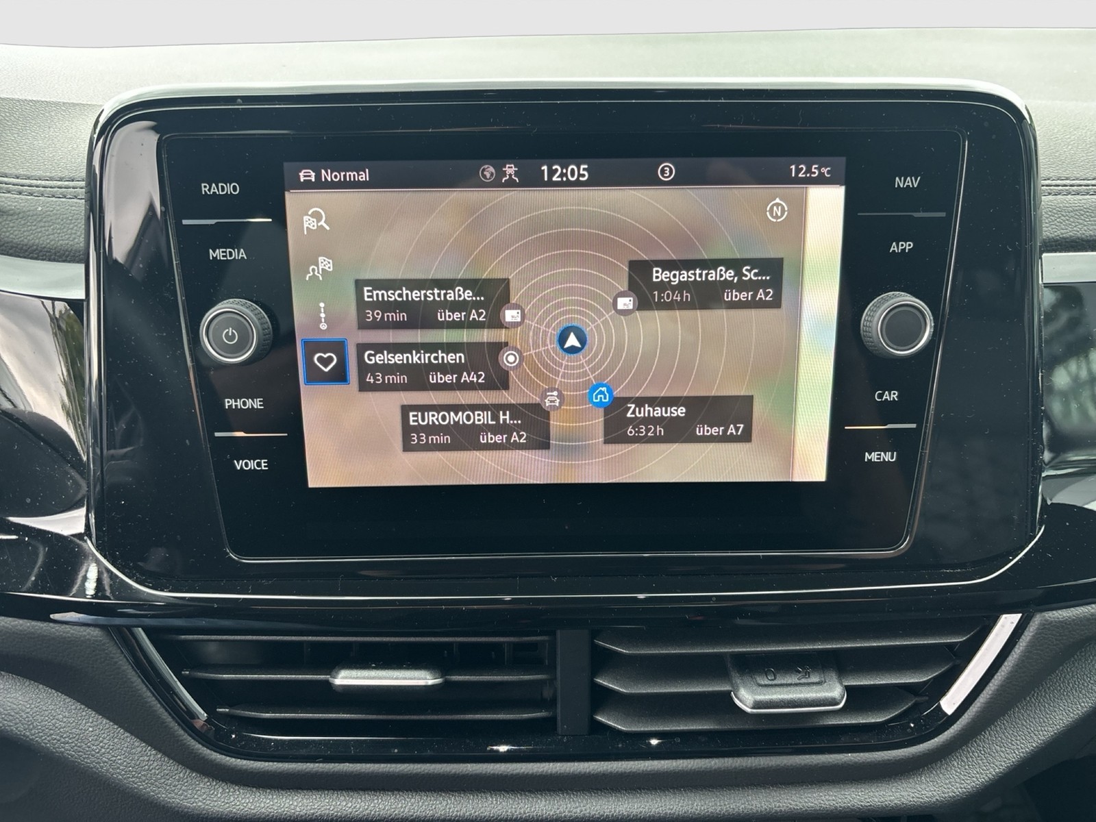 Volkswagen T-Roc 1.5 R-LINE BLACKSTYLE ALU18 MATRIX NAVI eKLAPPE