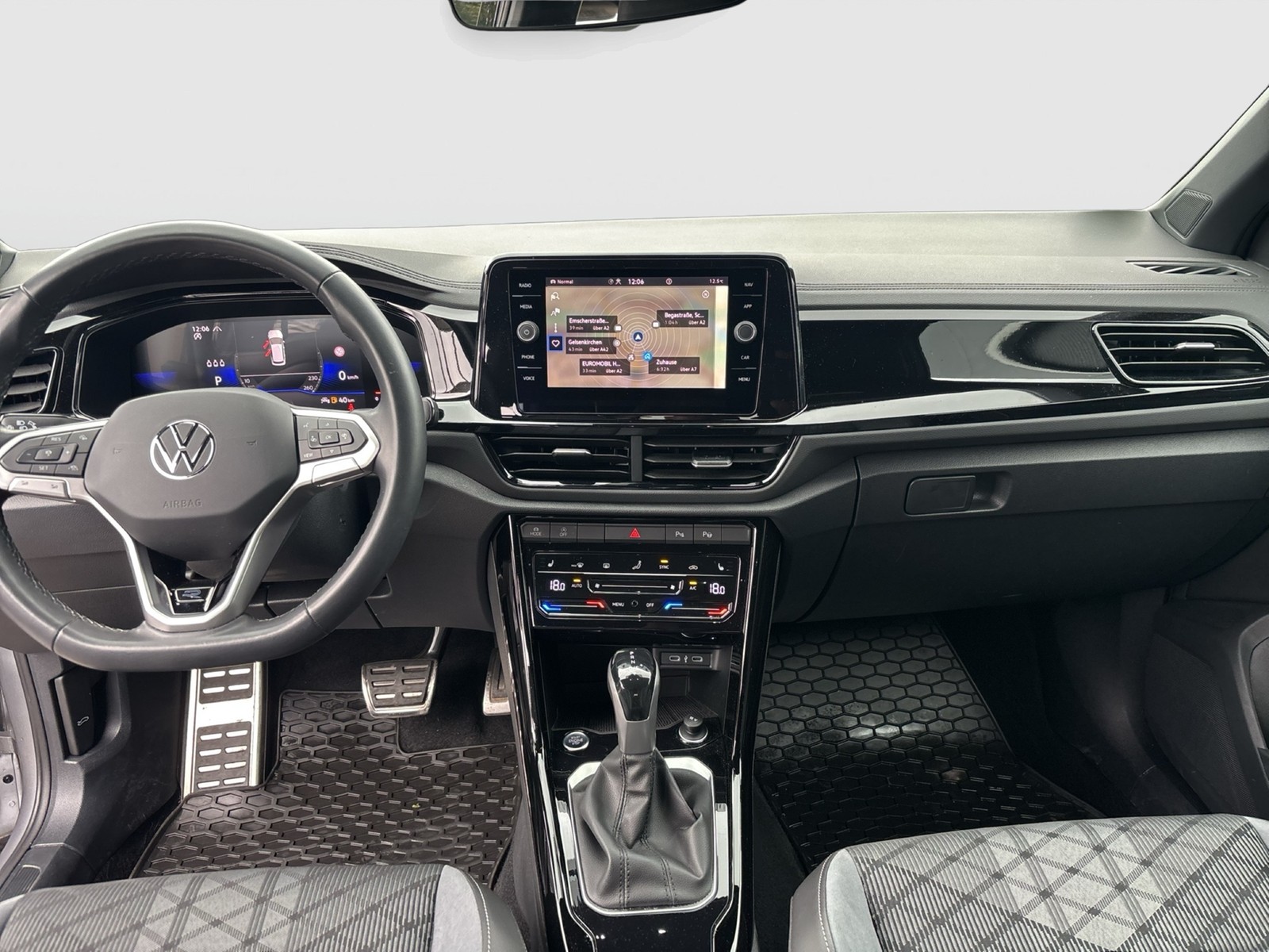 Volkswagen T-Roc 1.5 R-LINE BLACKSTYLE ALU18 MATRIX NAVI eKLAPPE