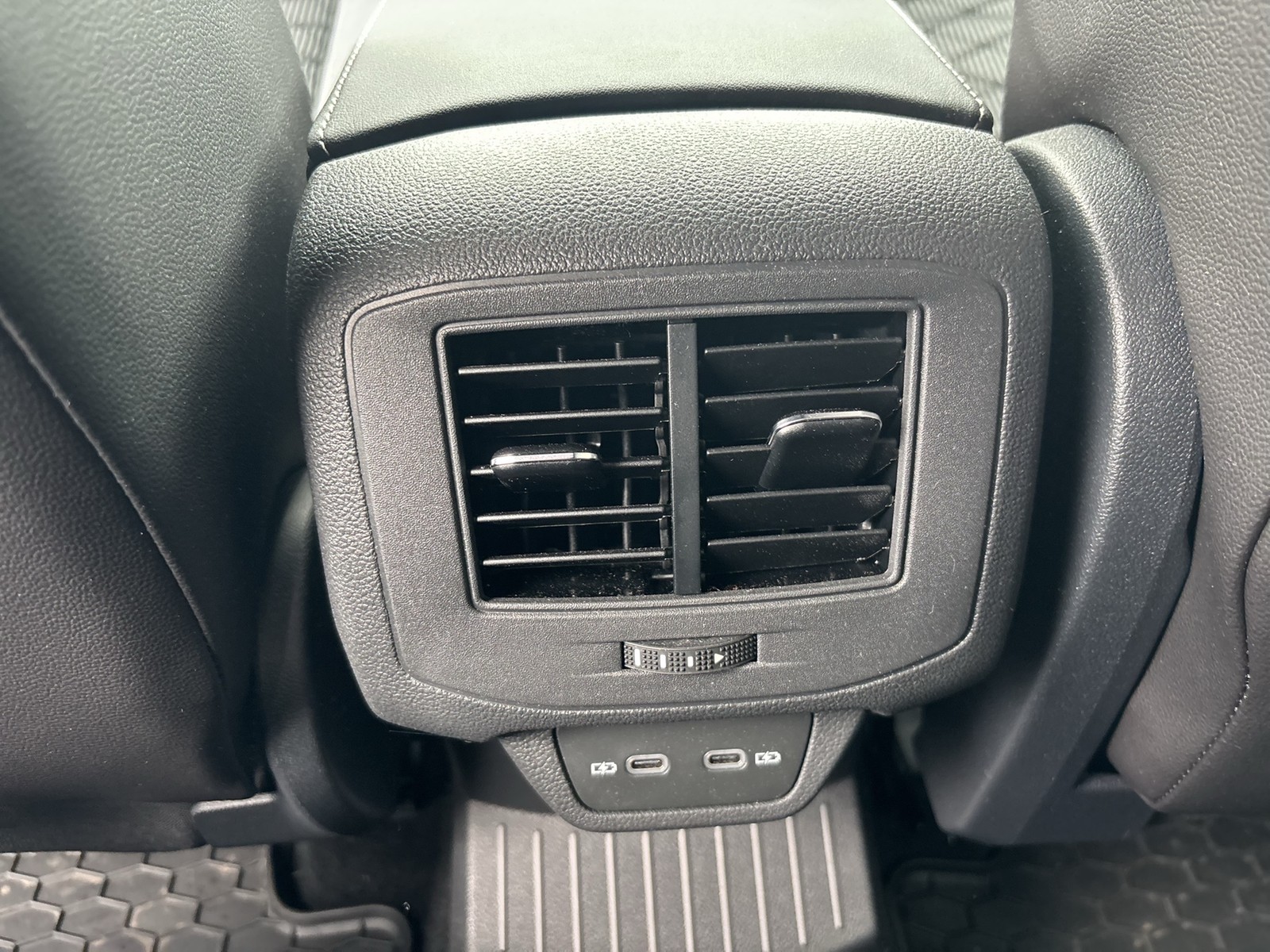 Volkswagen T-Roc 1.5 R-LINE BLACKSTYLE ALU18 MATRIX NAVI eKLAPPE