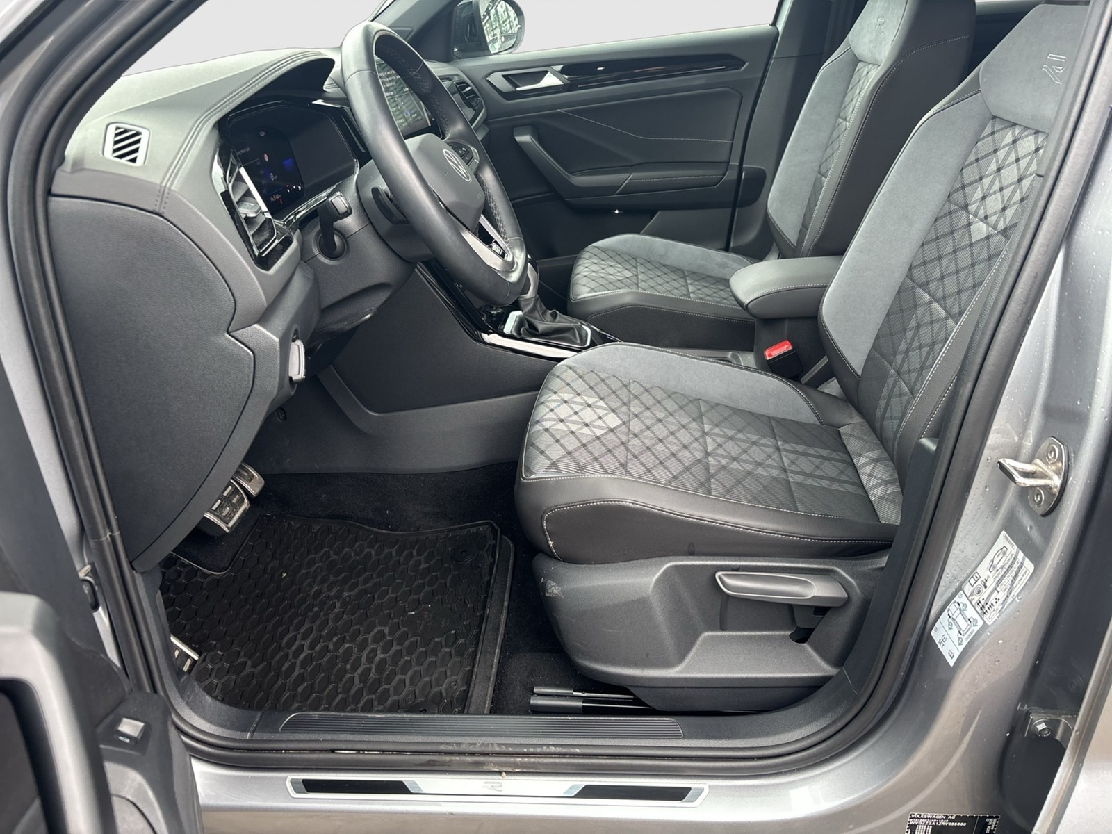 Volkswagen T-Roc 1.5 R-LINE BLACKSTYLE ALU18 MATRIX NAVI eKLAPPE