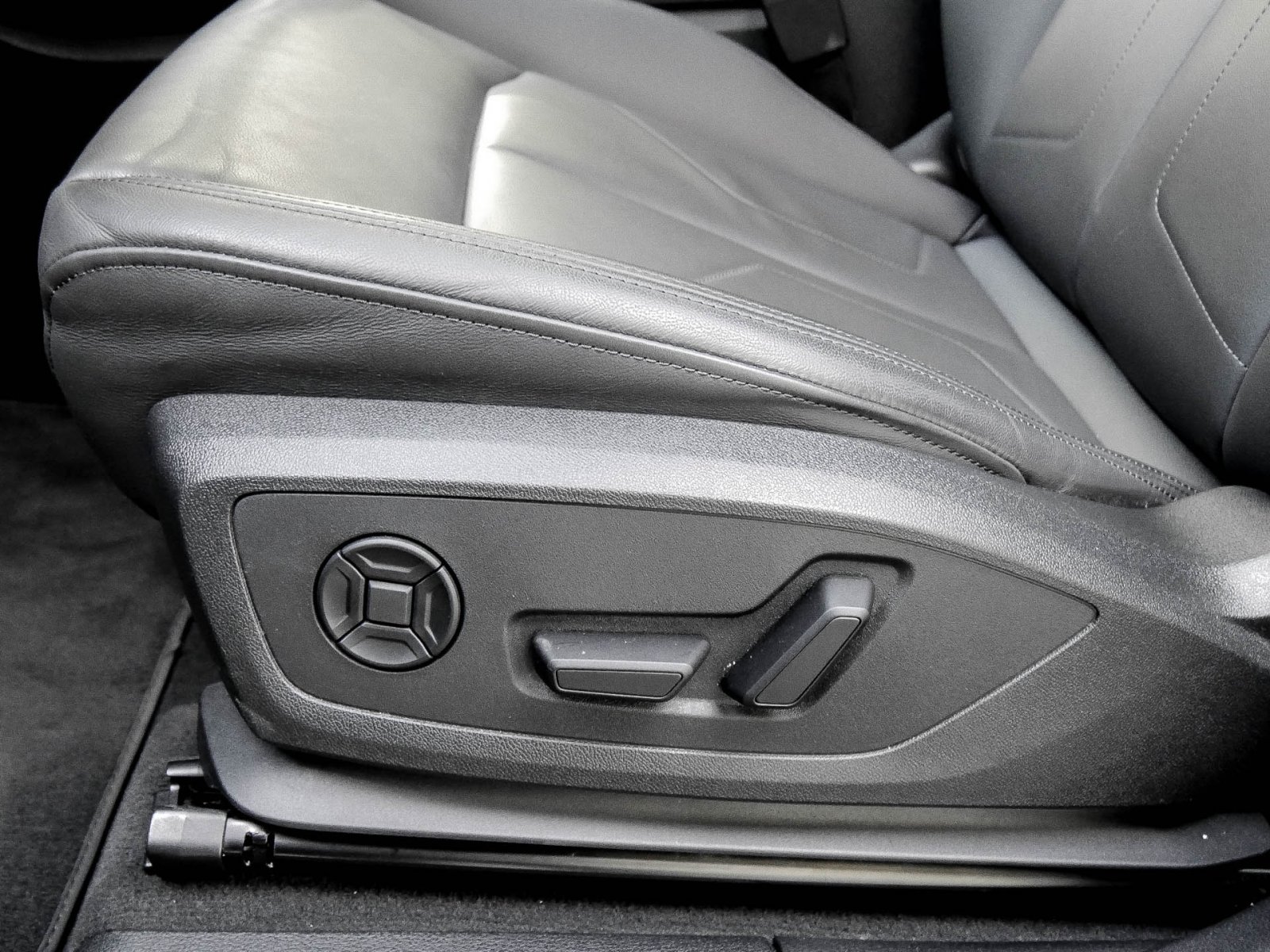 Audi Q3 35 S LINE NAVI+ CAM ACC SITZHEIZUNG