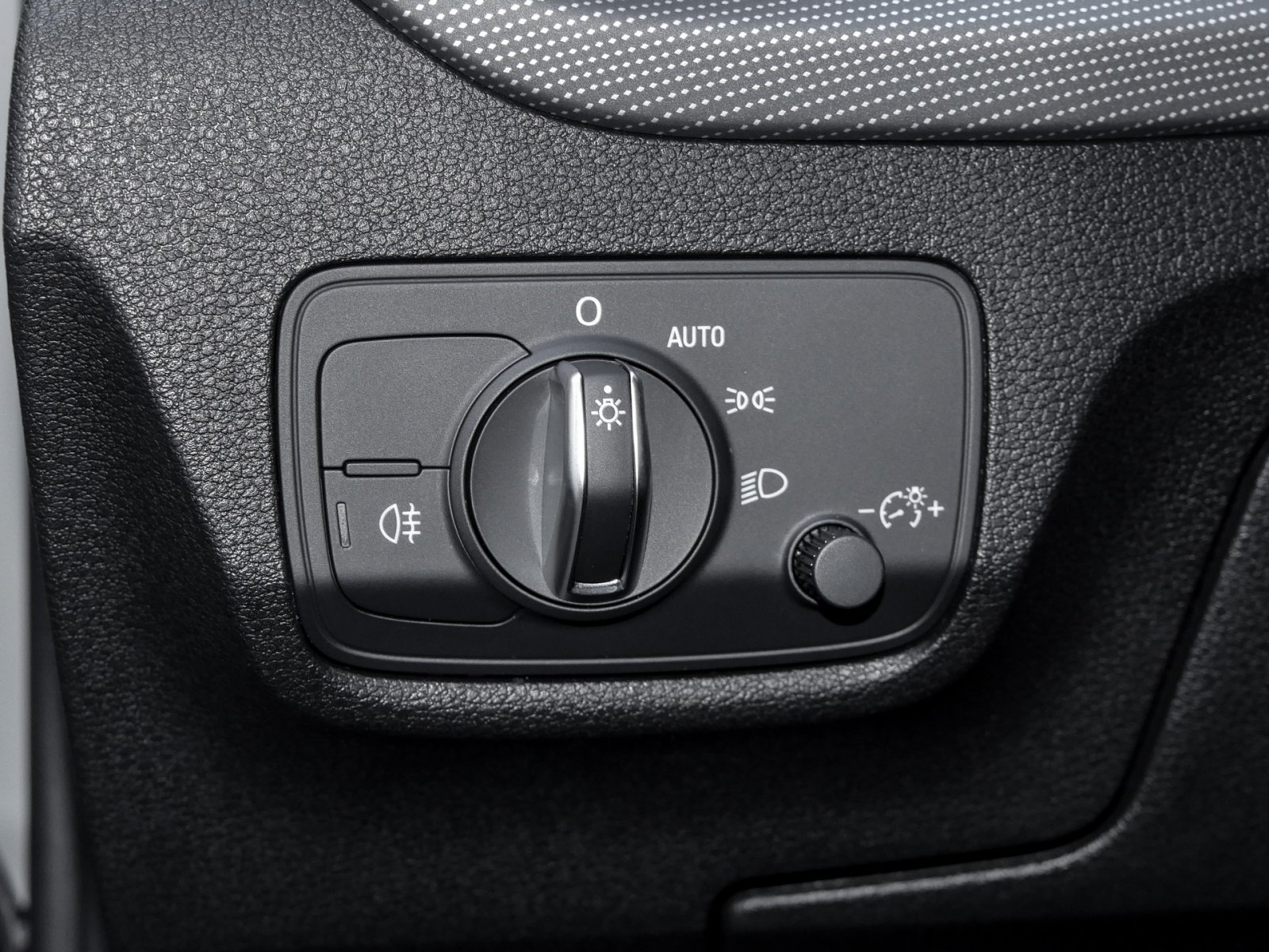 Audi Q2 30 S LINE BLACKPAK NAVI+ AHK VIRTUAL COCKPIT