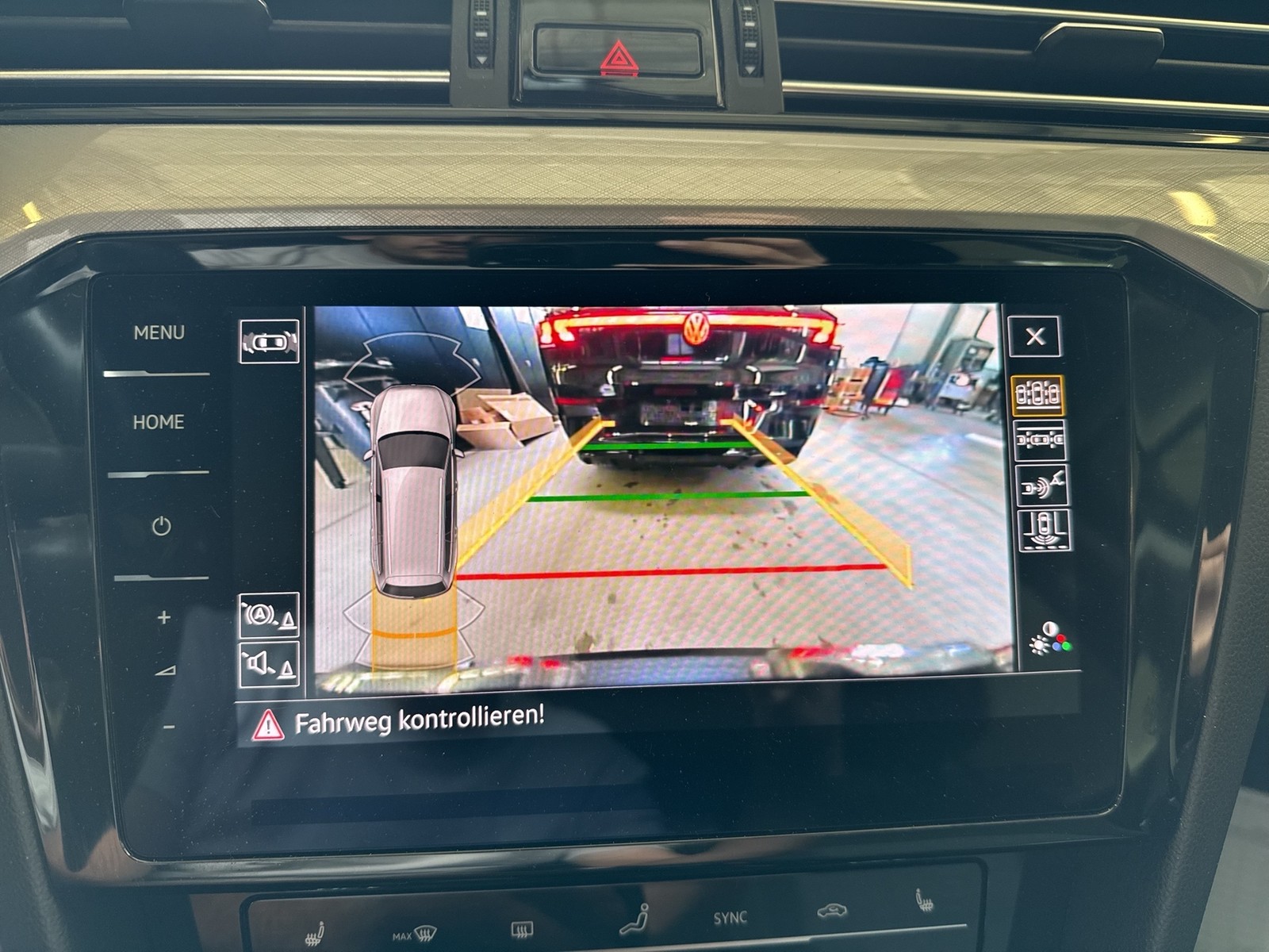 Volkswagen Passat Variant 2.0 BUSINESS AHK CAM ACC LM17 NAVI
