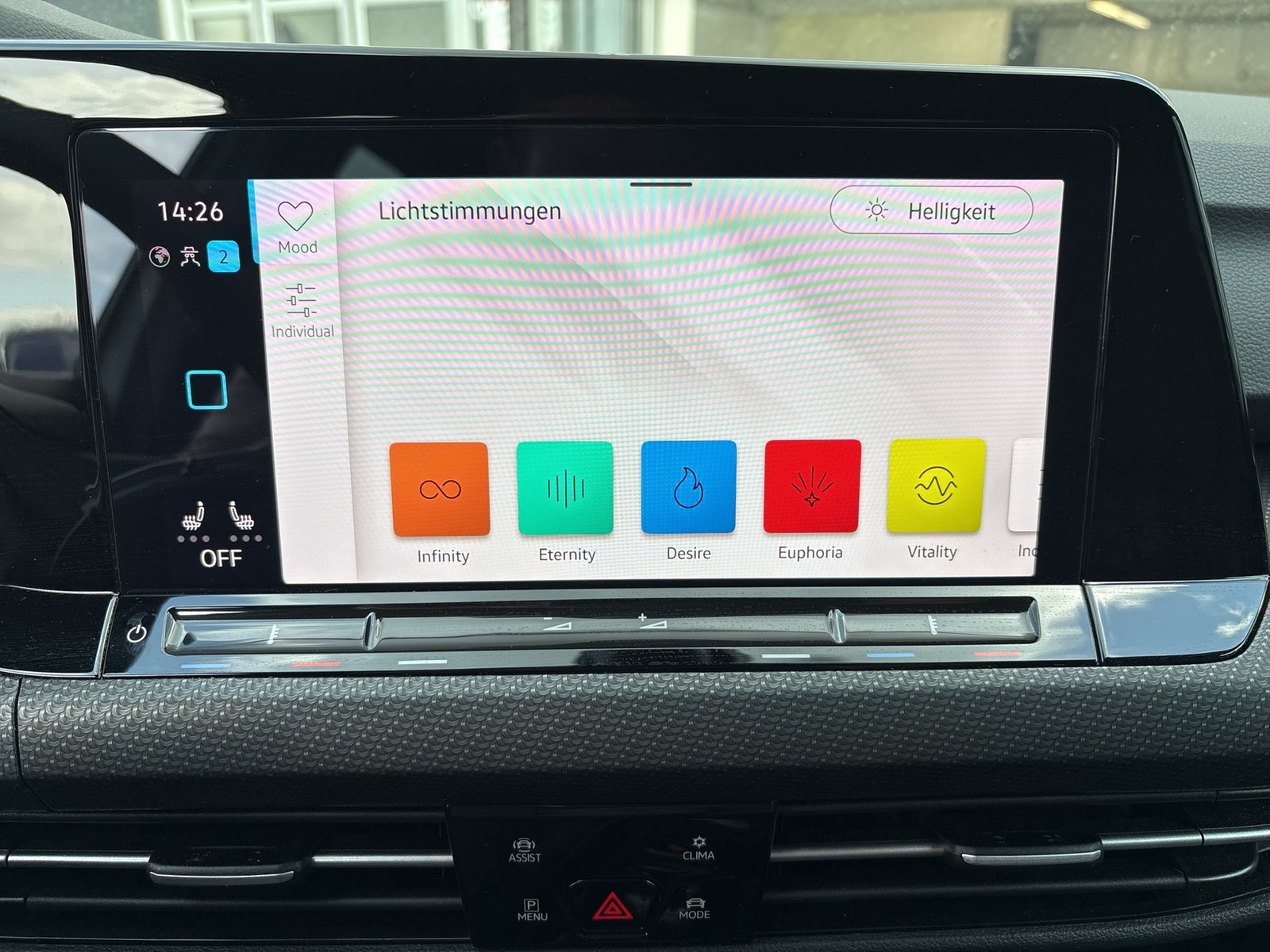 Volkswagen Golf VIII 1.5 eTSI R-LINE HARMAN KARDON ACC NAVI