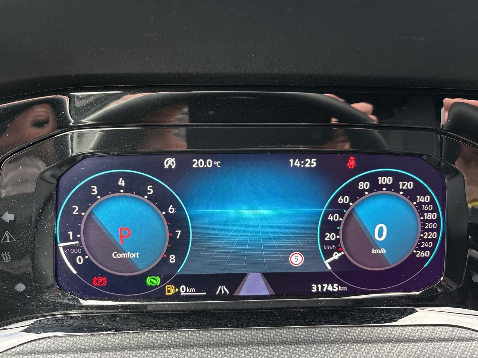 Volkswagen Golf VIII 1.5 eTSI R-LINE HARMAN KARDON ACC NAVI