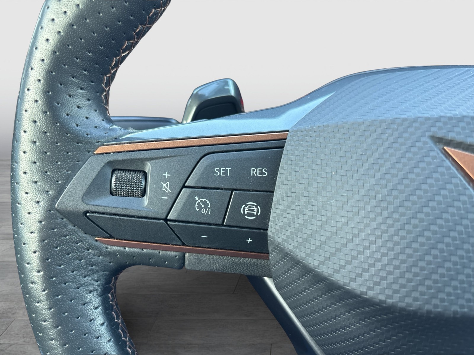 Cupra Leon ST 1.4 HYBRID AHK LM18 NAVI CARPLAY SITZHZ.