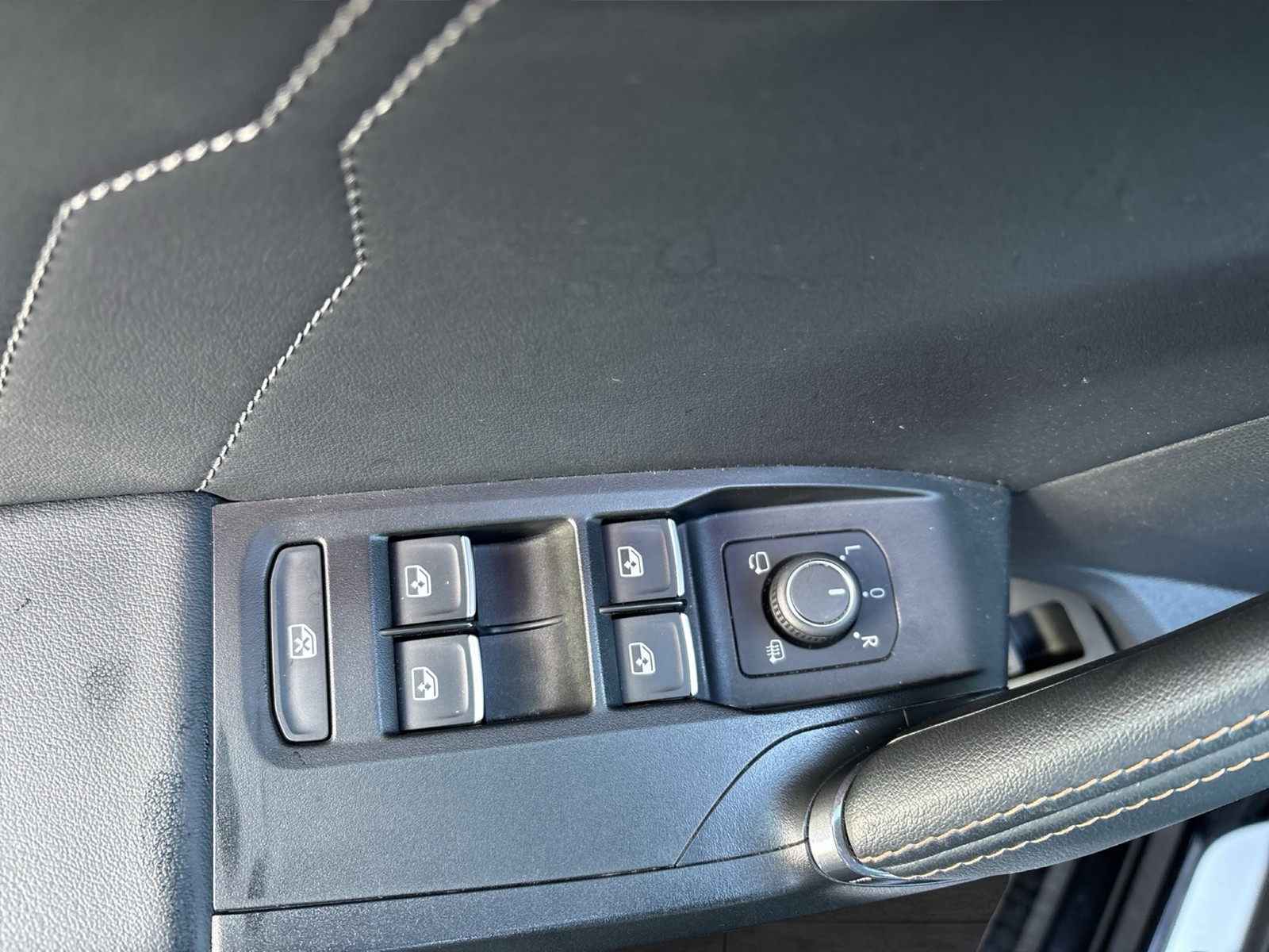 Cupra Leon ST 1.4 HYBRID AHK LM18 NAVI CARPLAY SITZHZ.