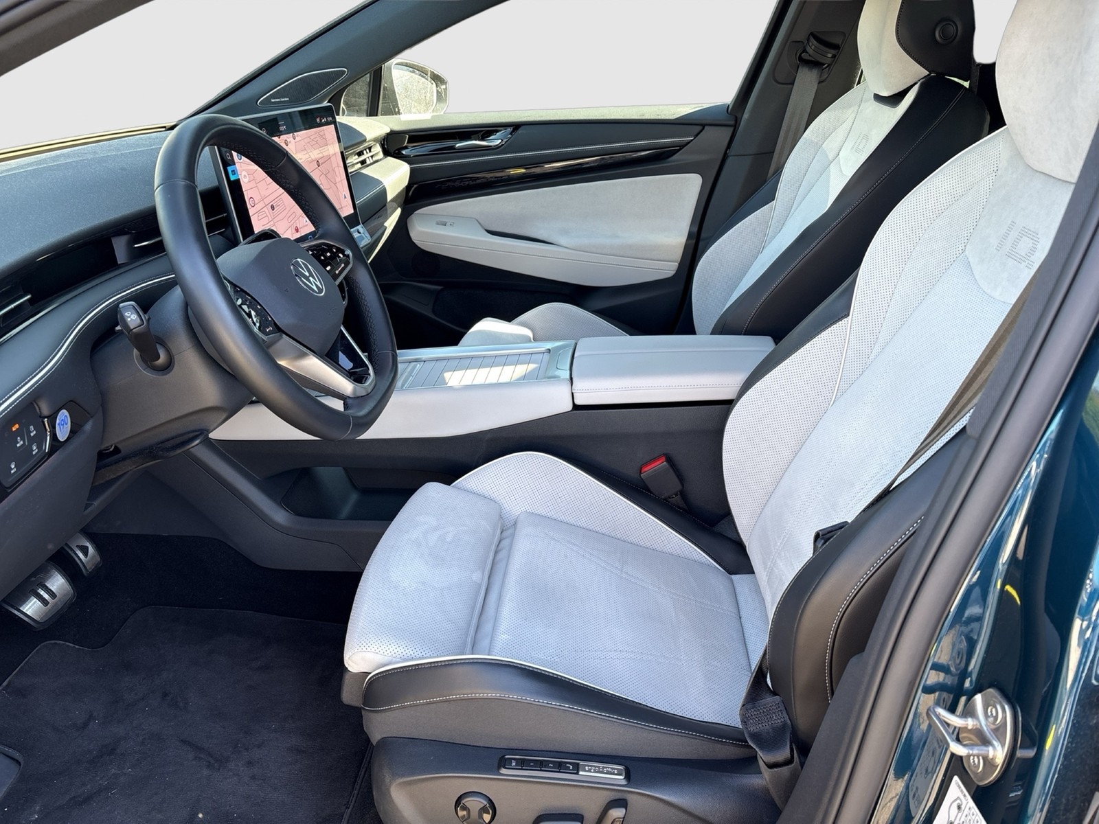 Volkswagen ID.7 PRO S WÄRMEPUMPE HARMAN KARDON AHK 360°CAM